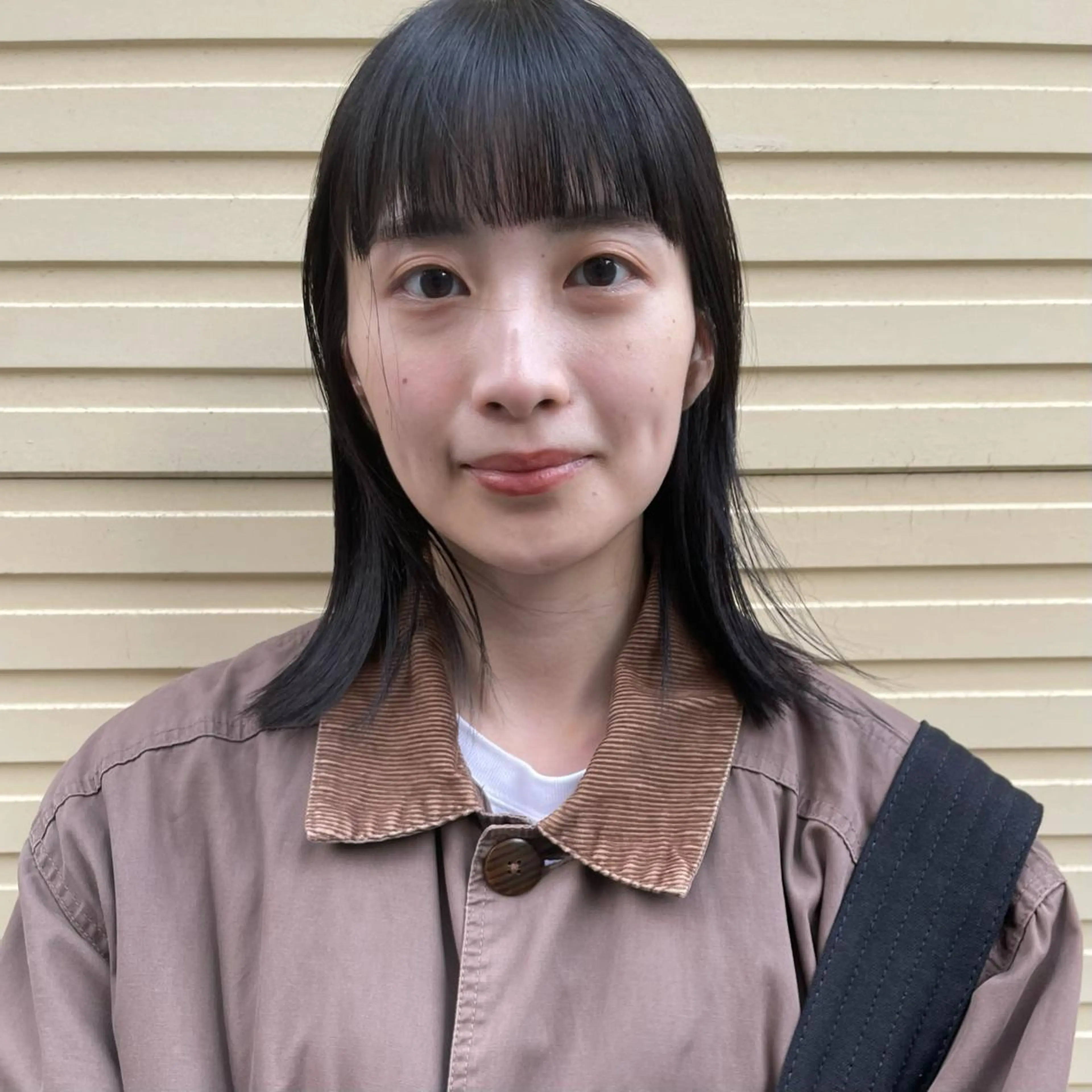 ミディアム カラー カット ホリケ アオイのヘアスタイル