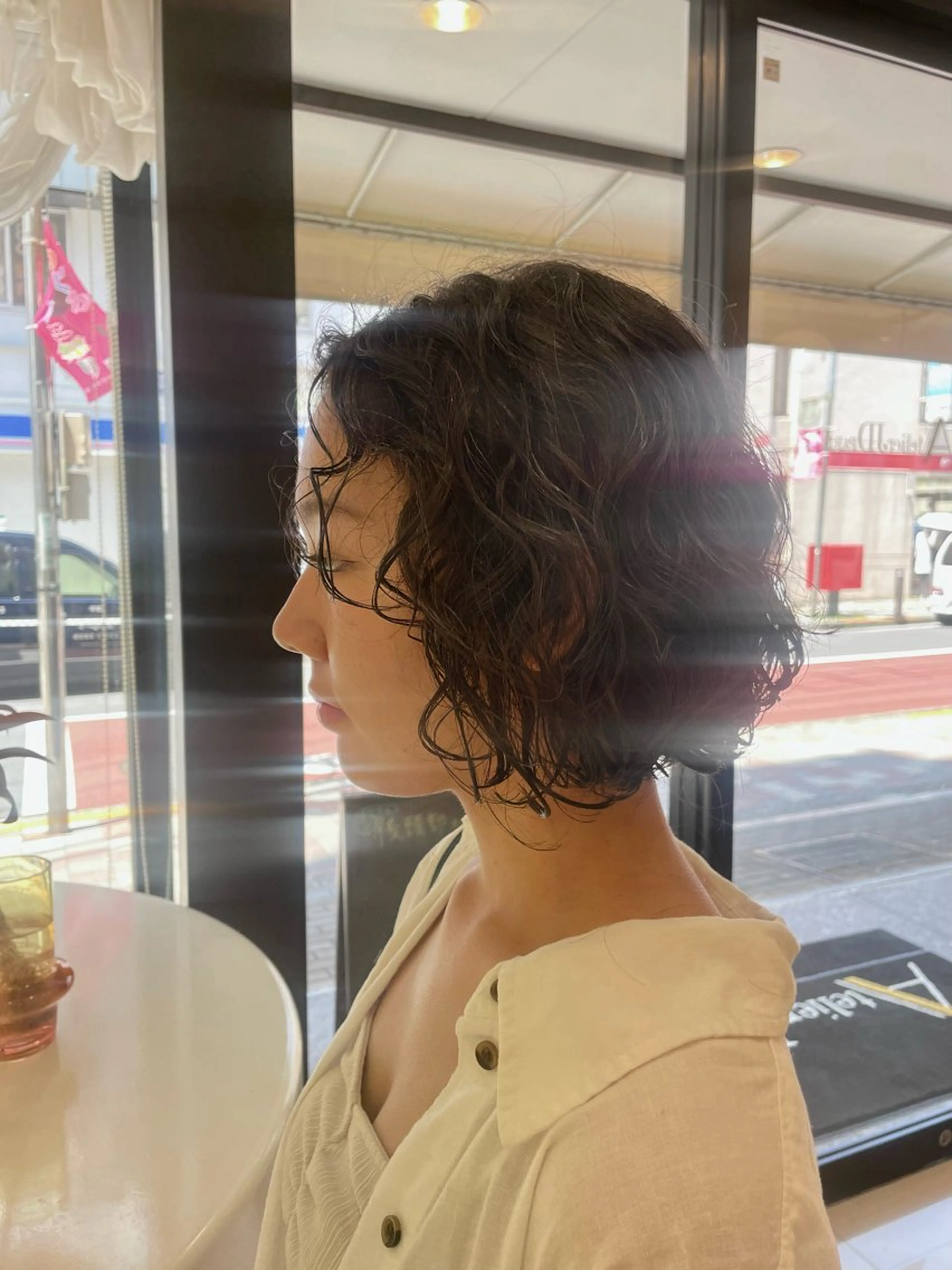 ミディアム パーマ くせ毛 西川 朋恵のヘアスタイル