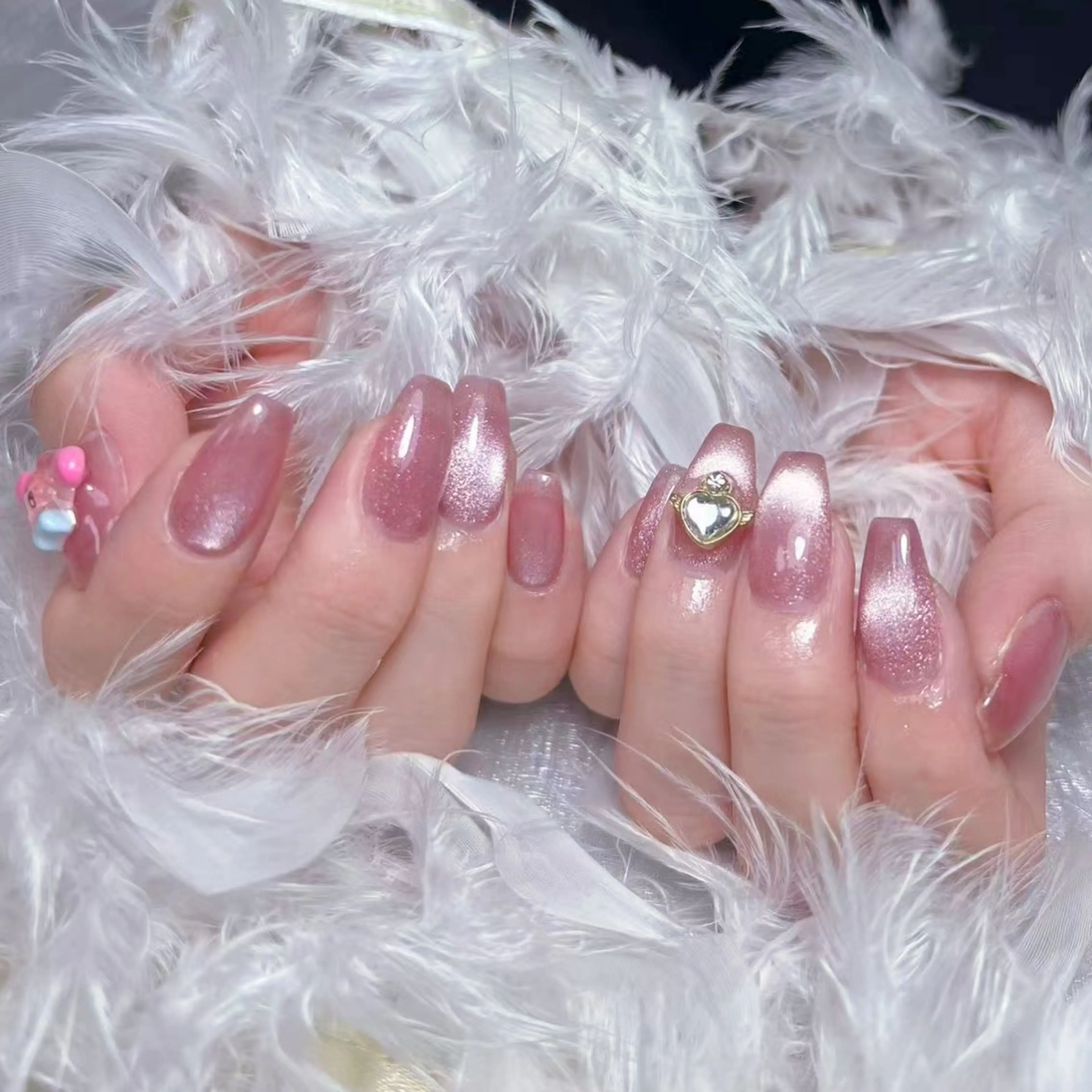 ネイル アートネイル オーロラネイル ガーリー キラキラネイル 韓国ネイル ハンドネイル DIAMOND Nail☁️のネイルデザイン