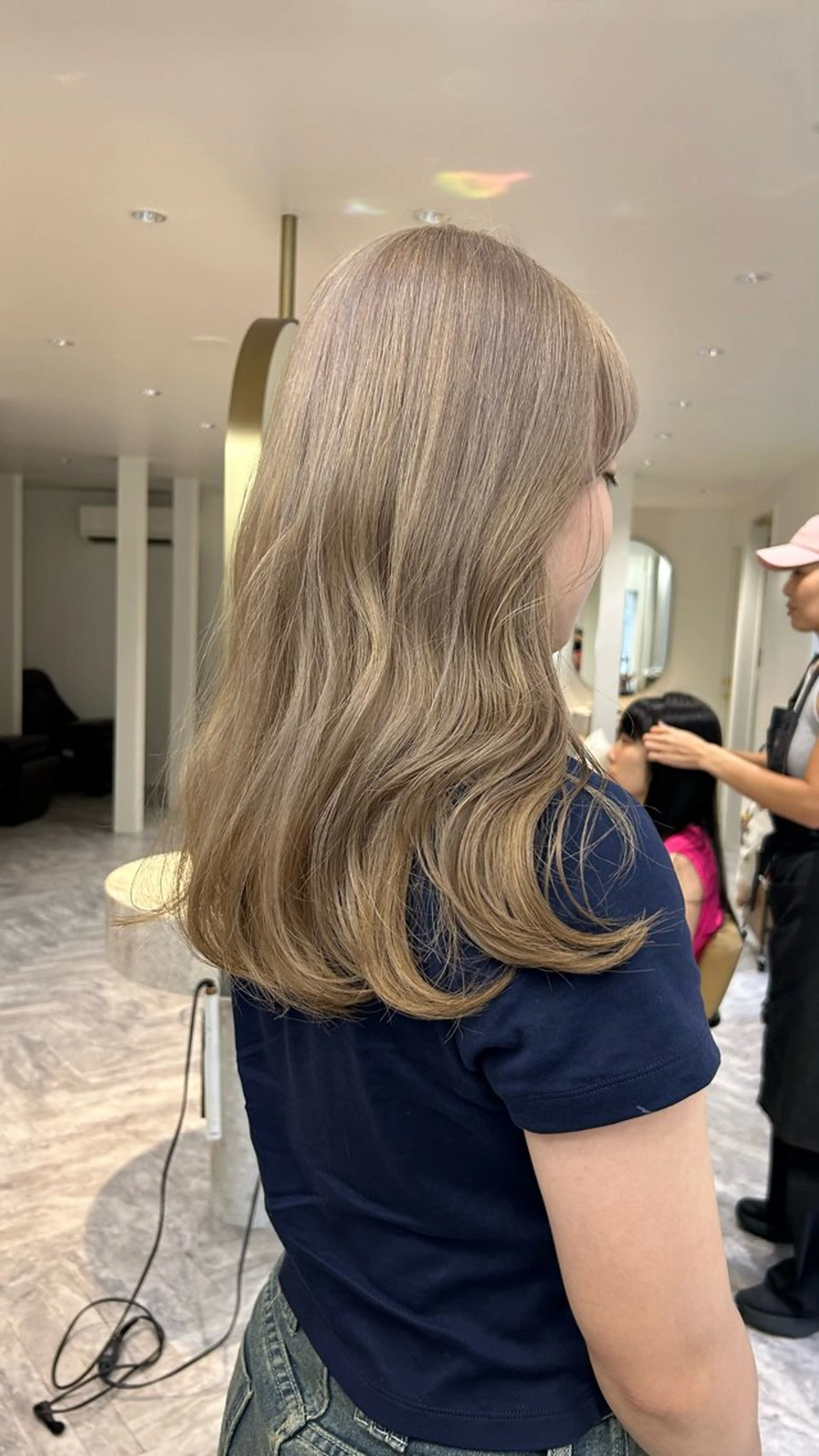 ミディアム カラー カット ヘアカラー トリートメント Lomalia Moemiのヘアスタイル