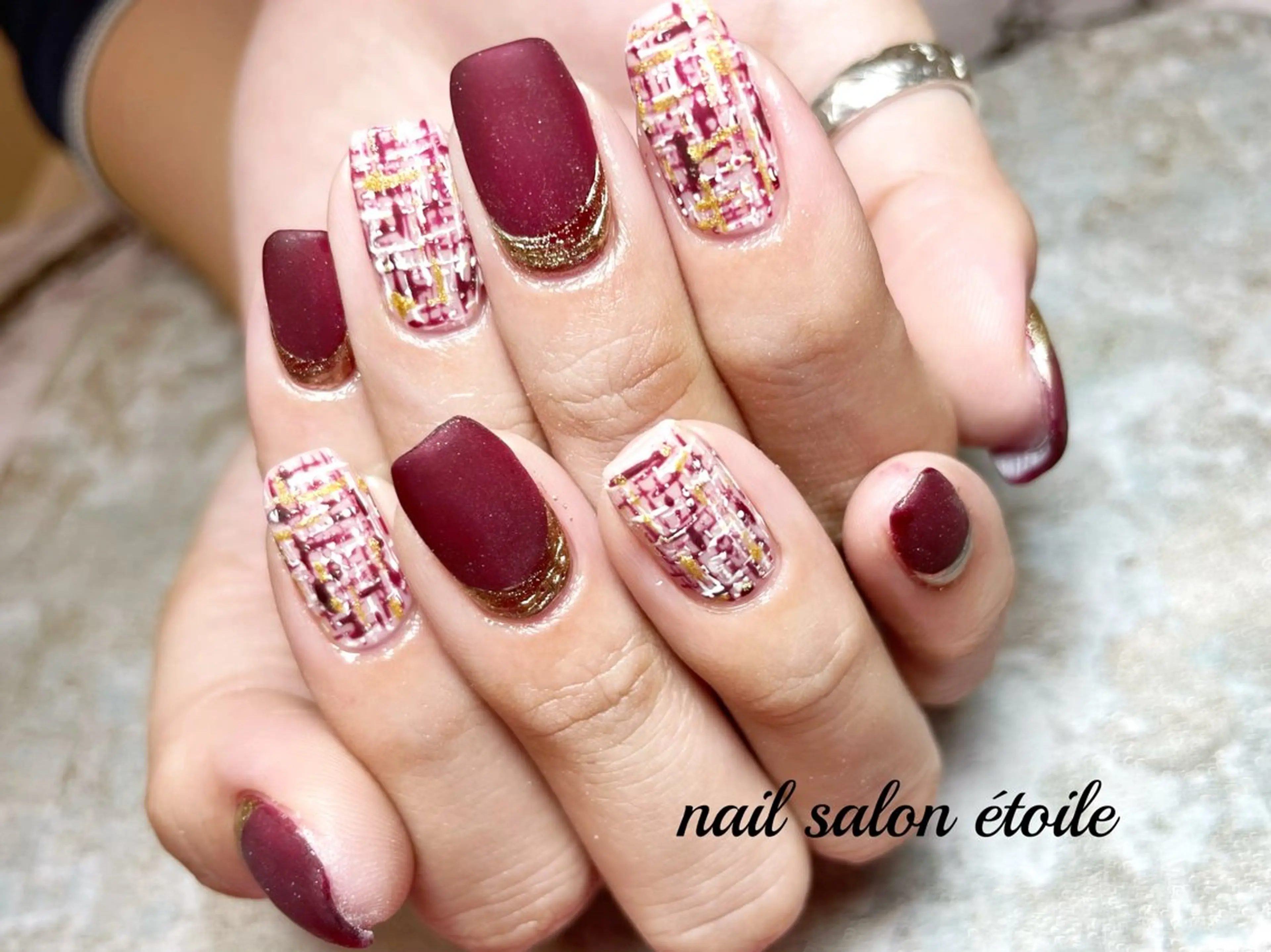ネイル ボルドー ミラーネイル ツイードネイル 冬ネイル ハンドネイル nail salon étoileのネイルデザイン