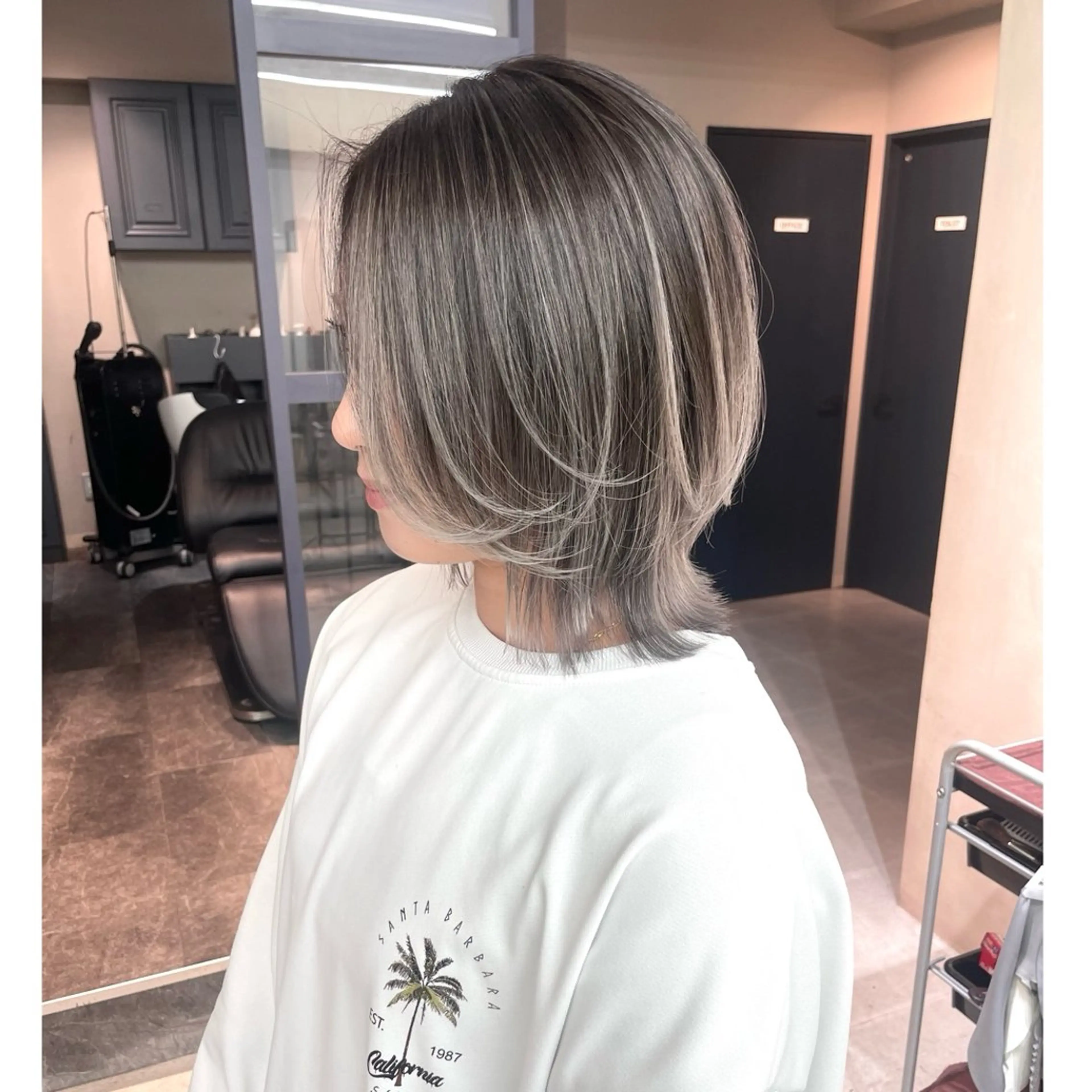 ミディアム カラー カット ヘアカラー トリートメント 奥山義進/ハイトーン /バレイヤージュのヘアスタイル