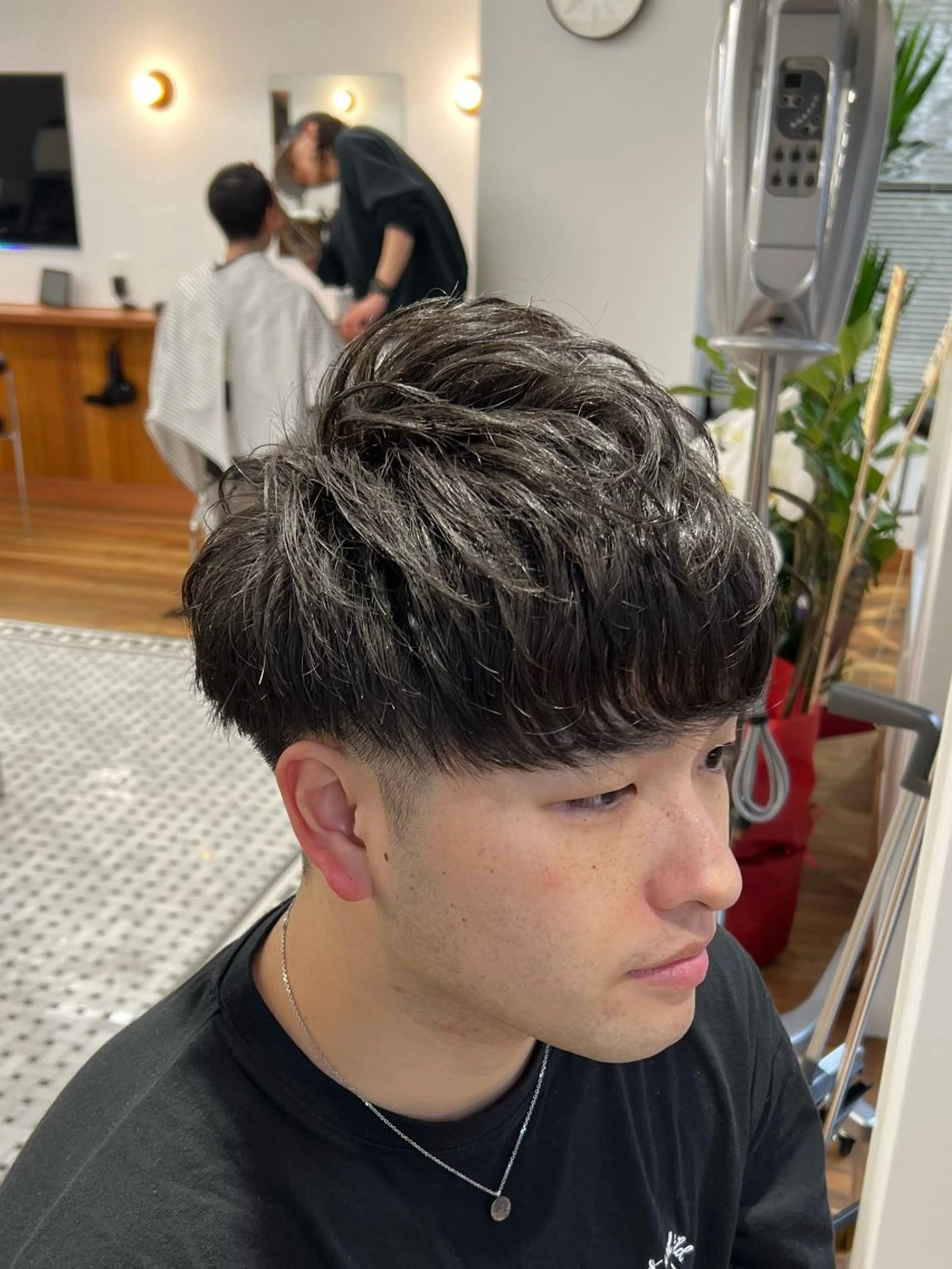 ショート メンズ フェードカット マッシュ くせ毛 カット メンズサロン✂️ スキンフェード伊藤陸のヘアスタイル