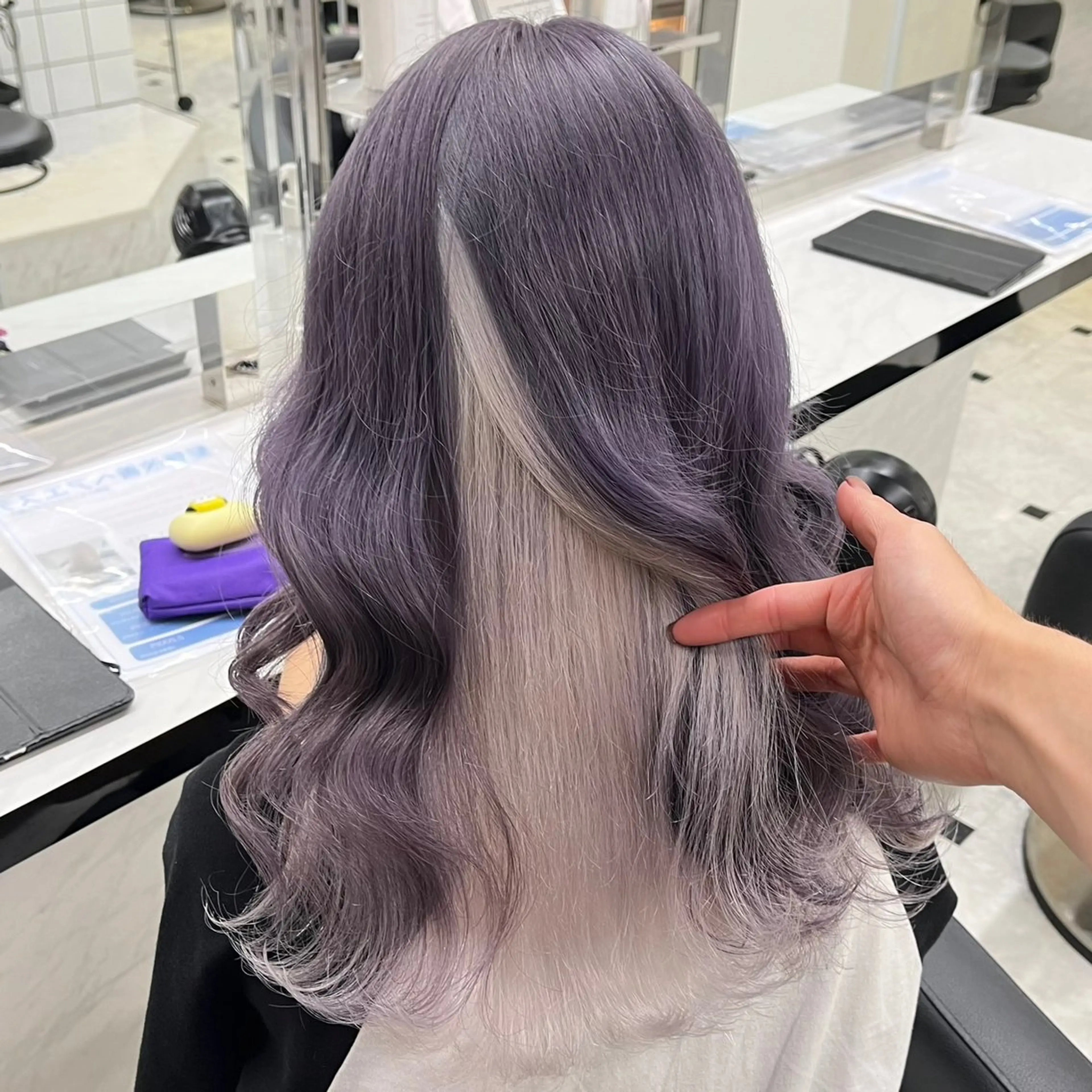 セミロング カラー ヘアアレンジ 🍒透明感カラー🌨 🥕ハイトーンカラーのヘアスタイル