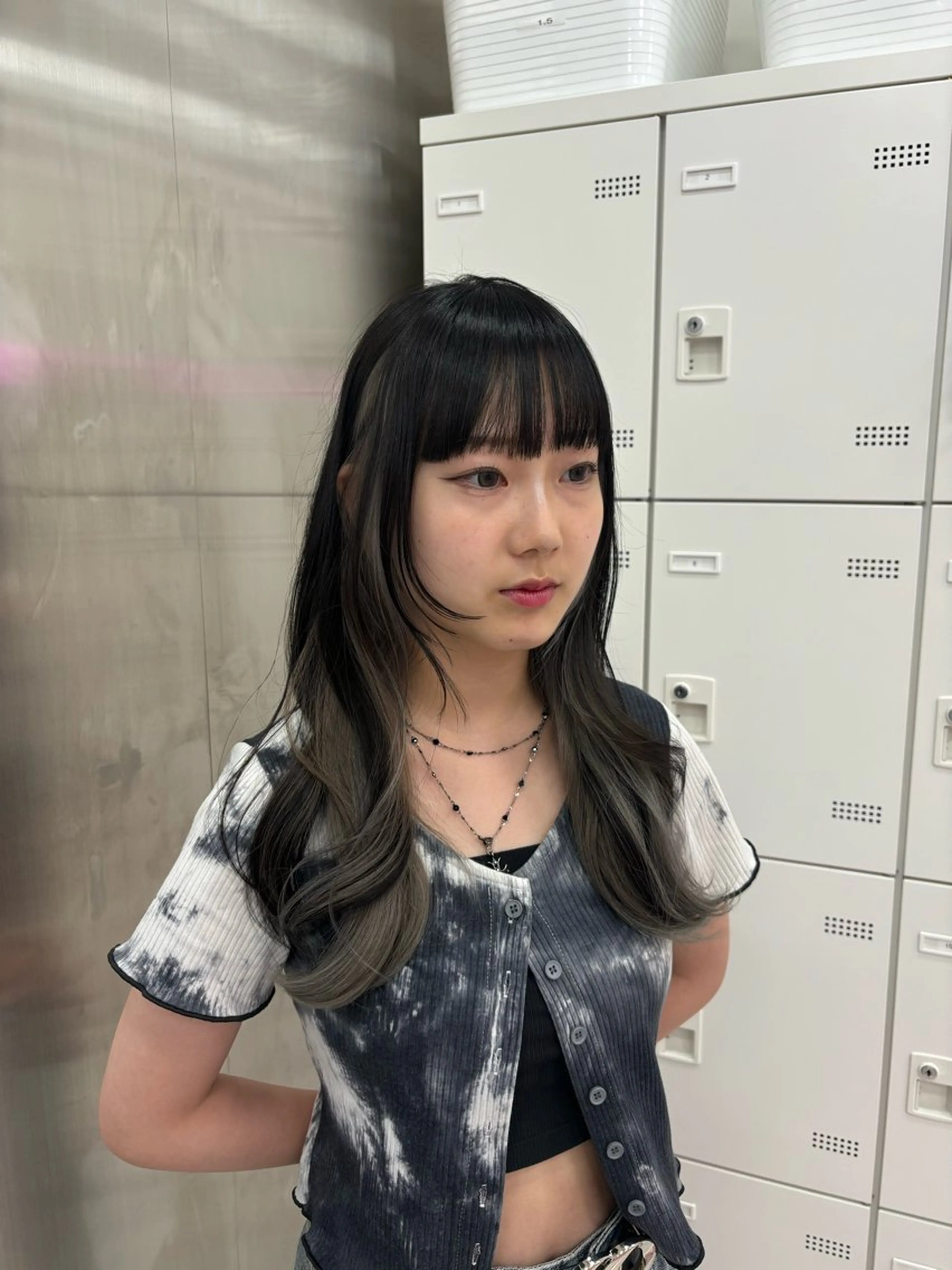 ロング カラー ヘアカラー トリートメント ヘッドスパ ヘアセット 韓国レイヤー ハッシュカットのヘアスタイル