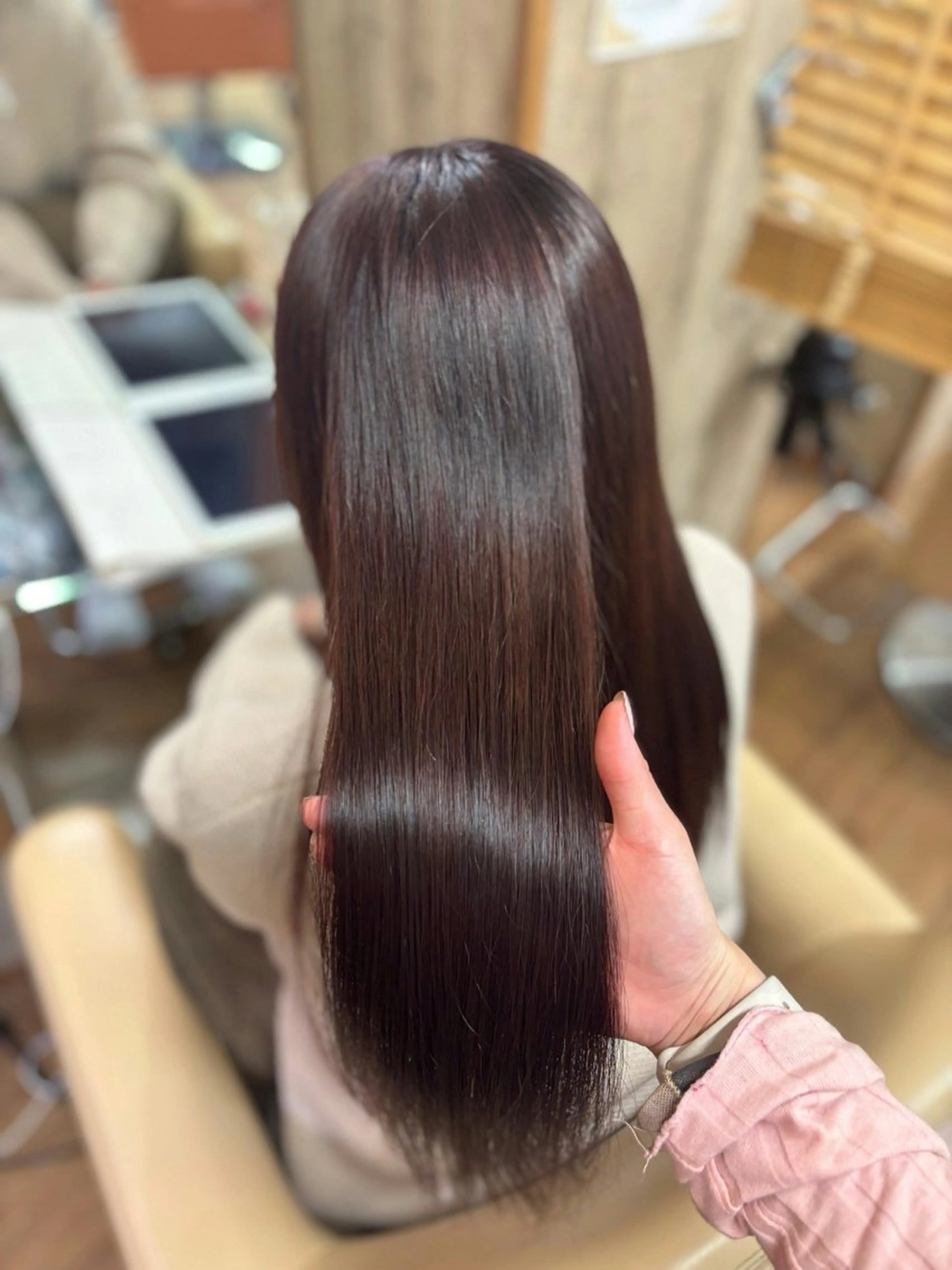 ロング カラー 佐野 玖玲愛のヘアスタイル
