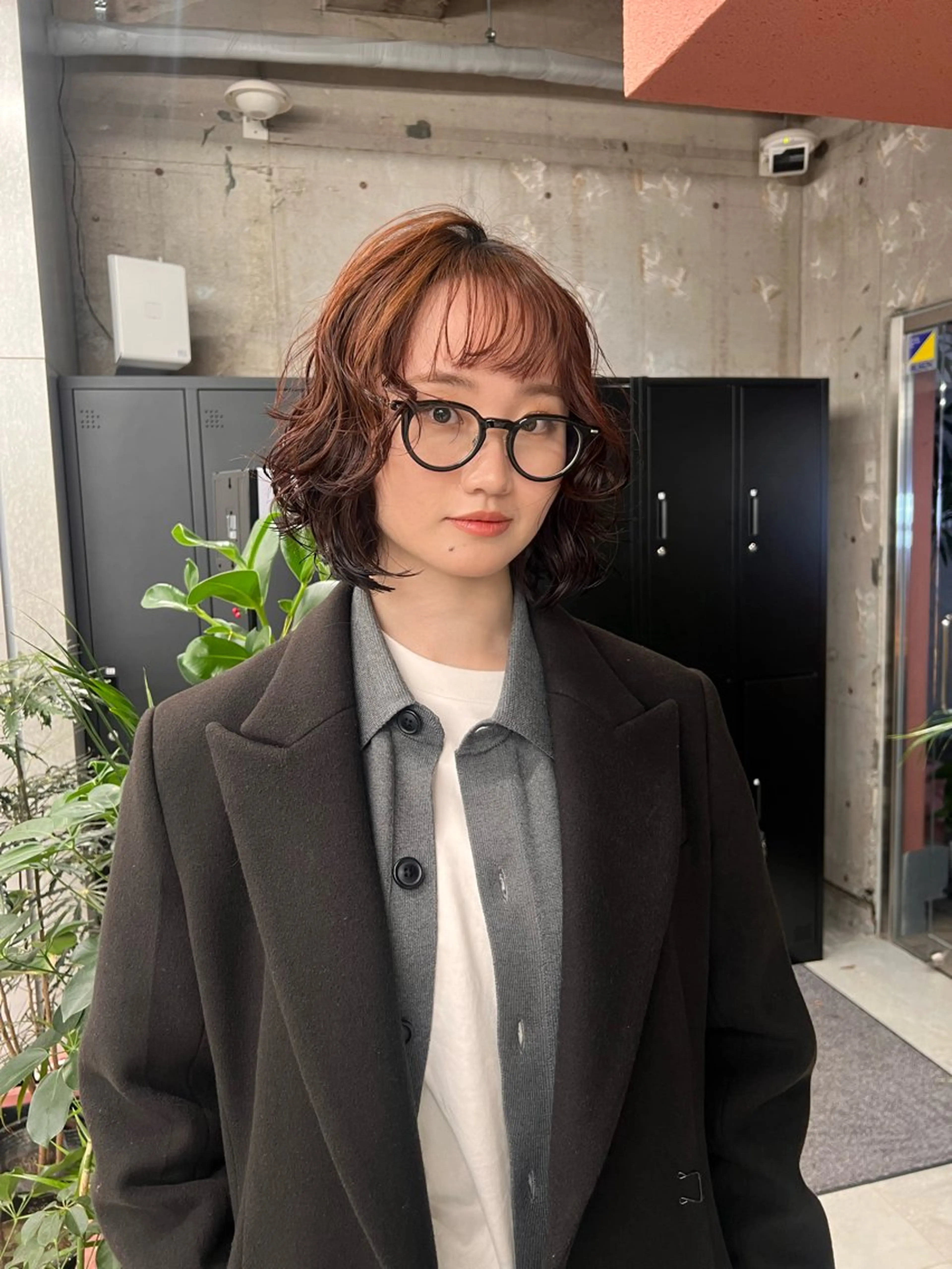 ミディアム カラー パーマ ベージュカラー ブラウンカラー 透明感カラー 似合わせカット 小顔カット カット パーマ YUMA/レイヤー/ 似合わせ/パーマのヘアスタイル