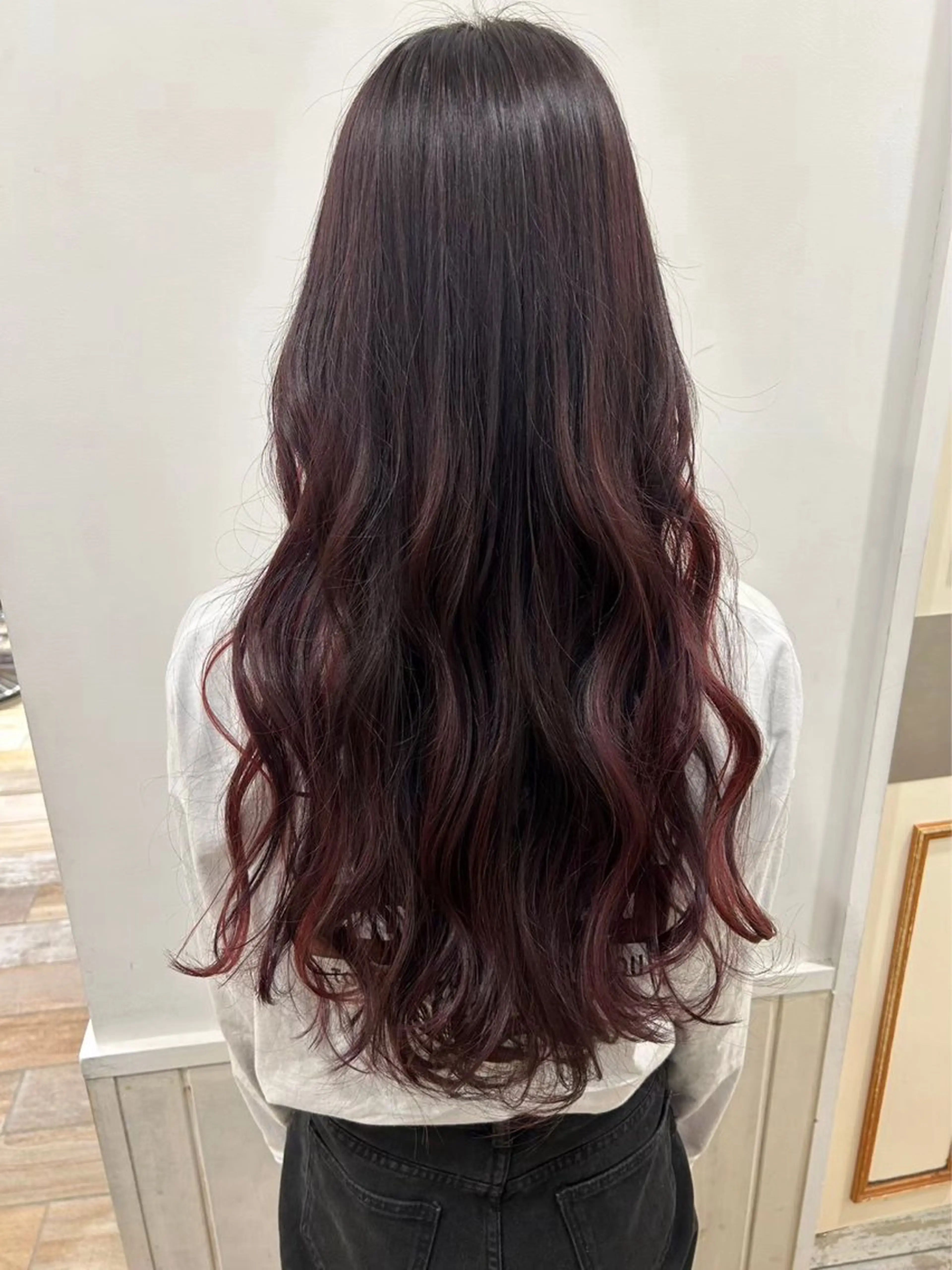 ロング ウルフレイヤー🐺 ヒナ🩶のヘアスタイル