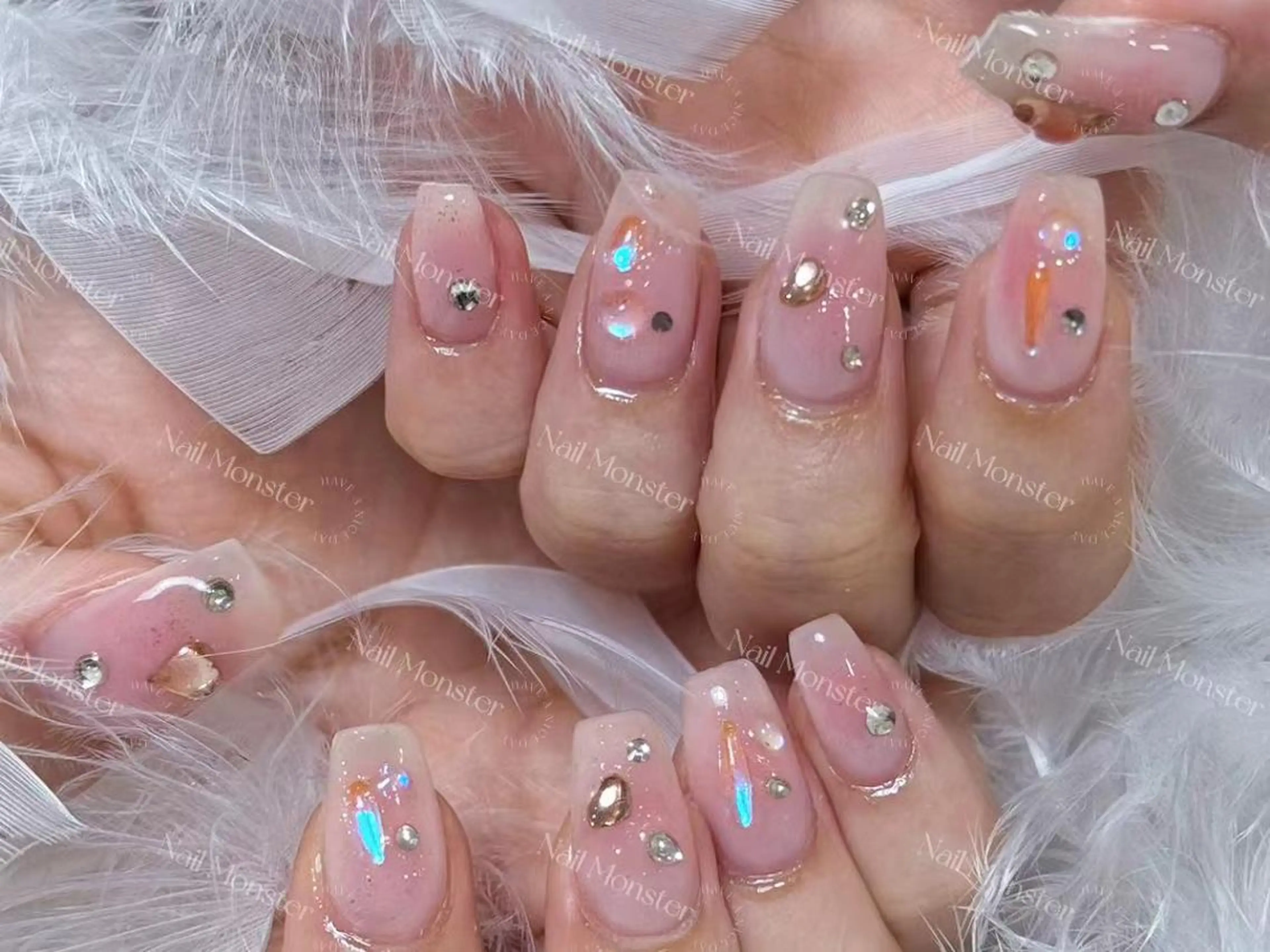 ネイル アートネイル オーロラネイル ガーリー キラキラネイル 韓国ネイル Nail Monsterのネイルデザイン