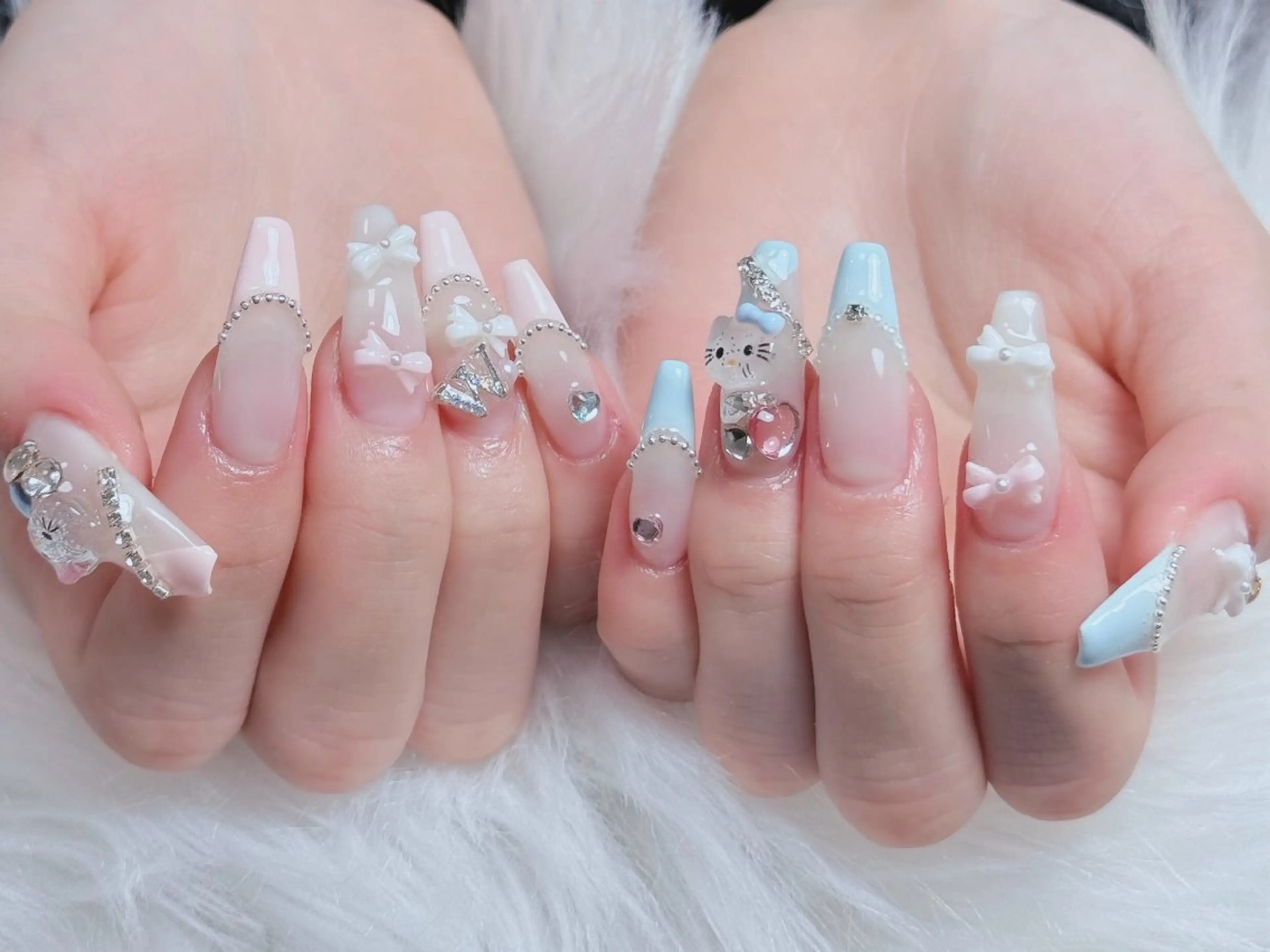 ネイル フレンチネイル ジェルネイル キラキラネイル 韓国ネイル マグネットネイル Julli nail studio所属・Julli NailStudioのネイルデザイン