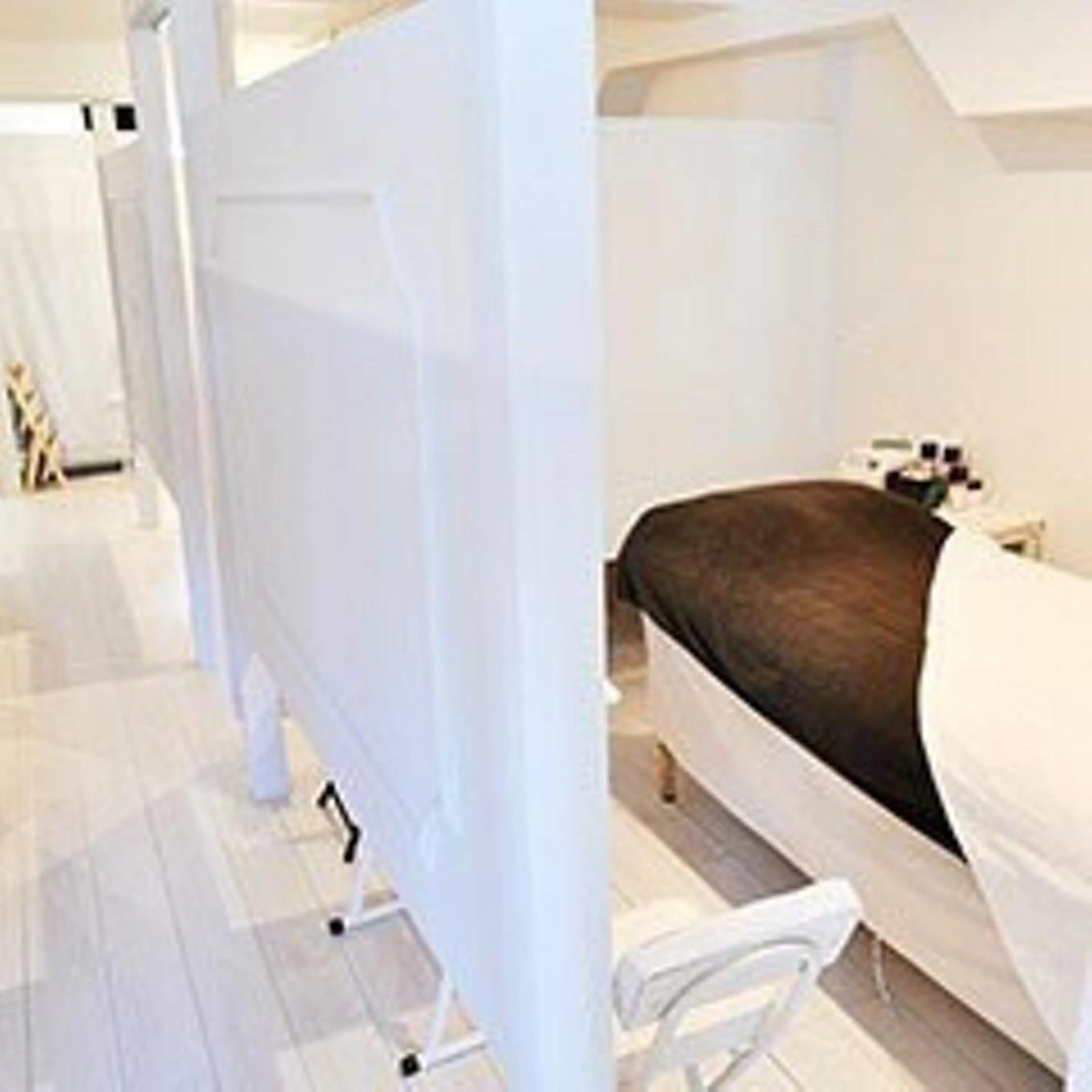 ミディアム カラー パーマ ヘアアレンジ キッズ ネイル マツエク・マツパ エステ リラク Ensor Clair所属・EnsorClair 代表 野口真央のエステ・リラクイメージ