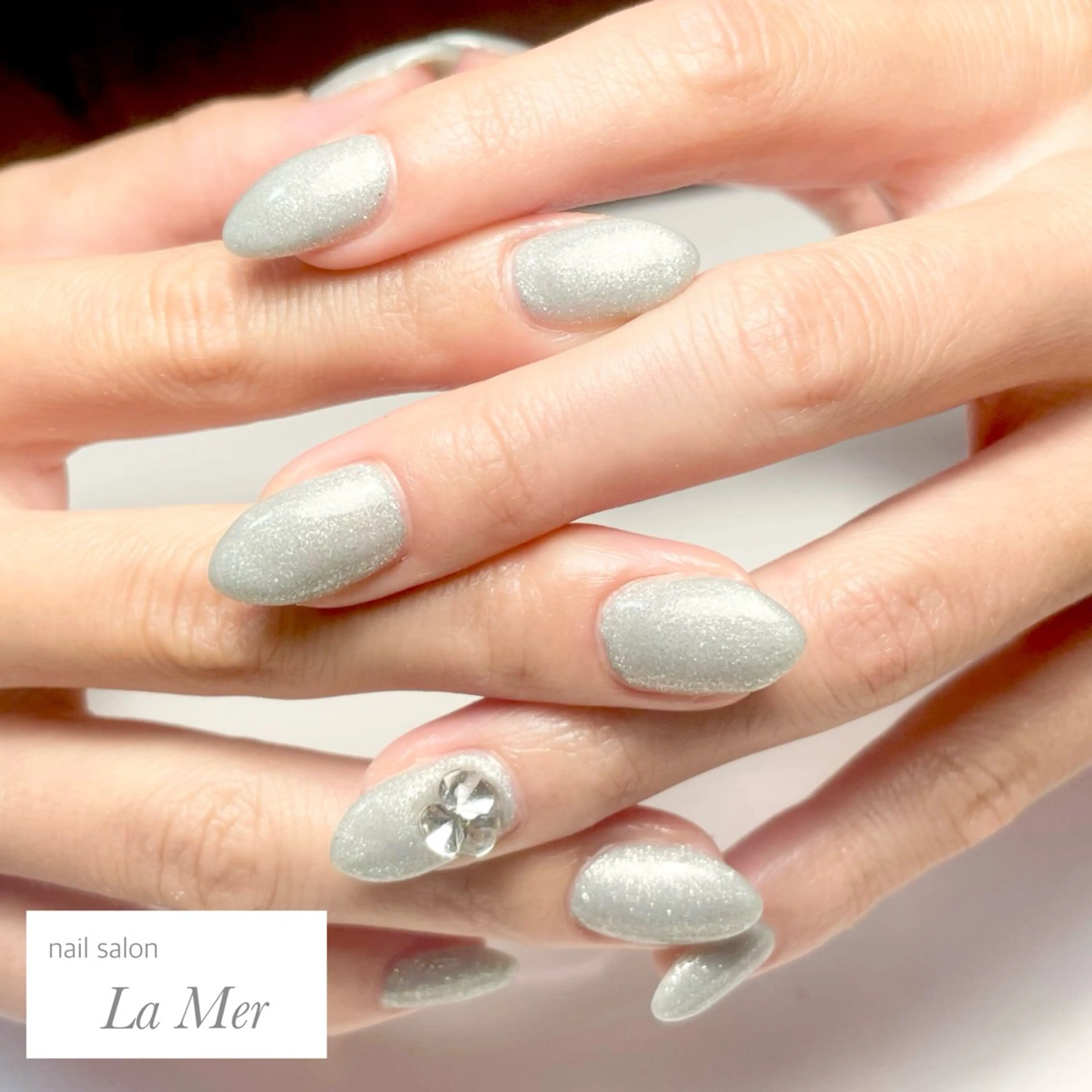 ネイル ブルー ジェルネイル キラキラネイル ラメ(グリッター) オフィスネイル ハンドネイル nailsalon La Merのネイルデザイン