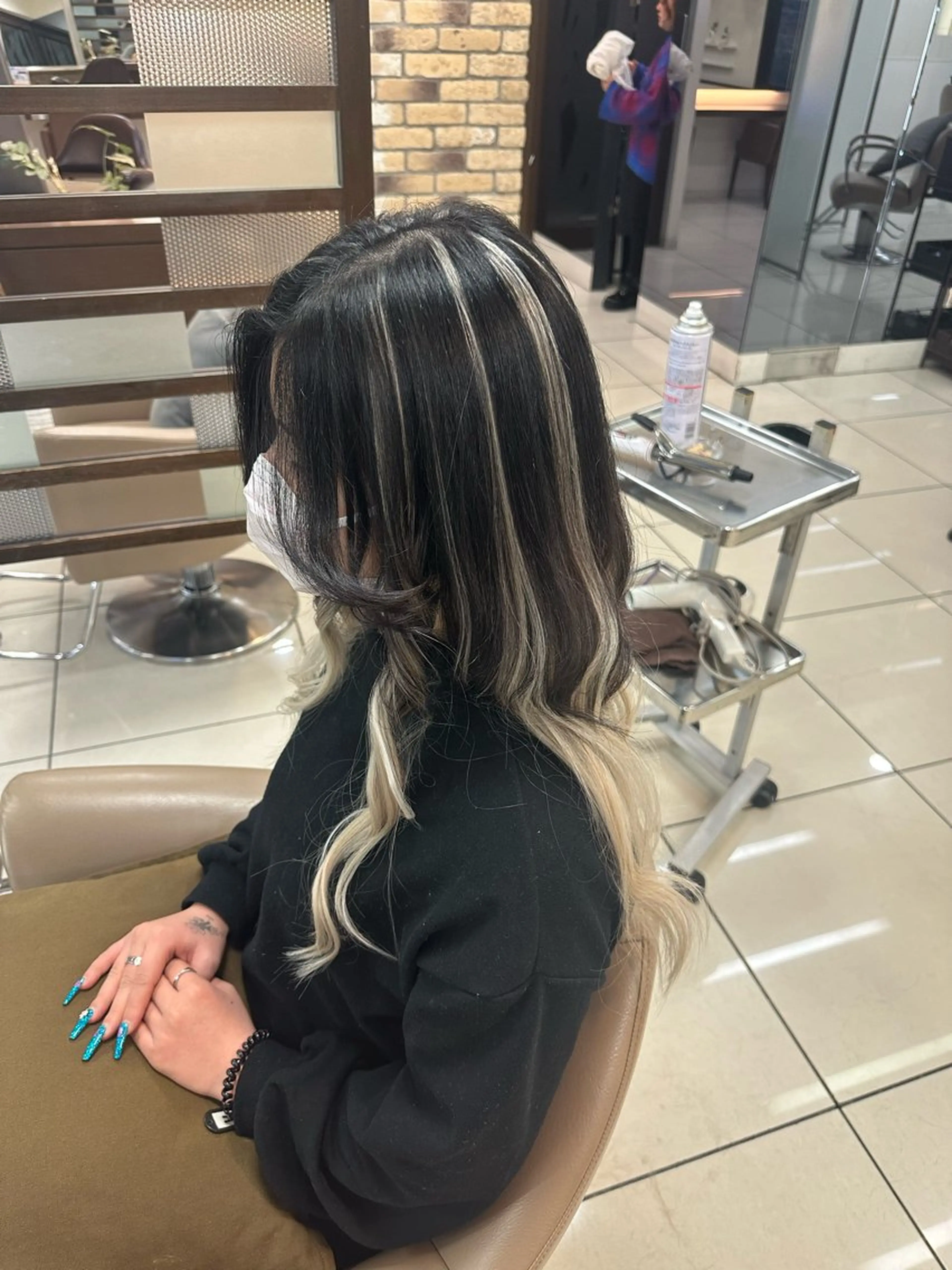 ラウンドマッシュシャ ドウニュアンスパーマのヘアスタイル