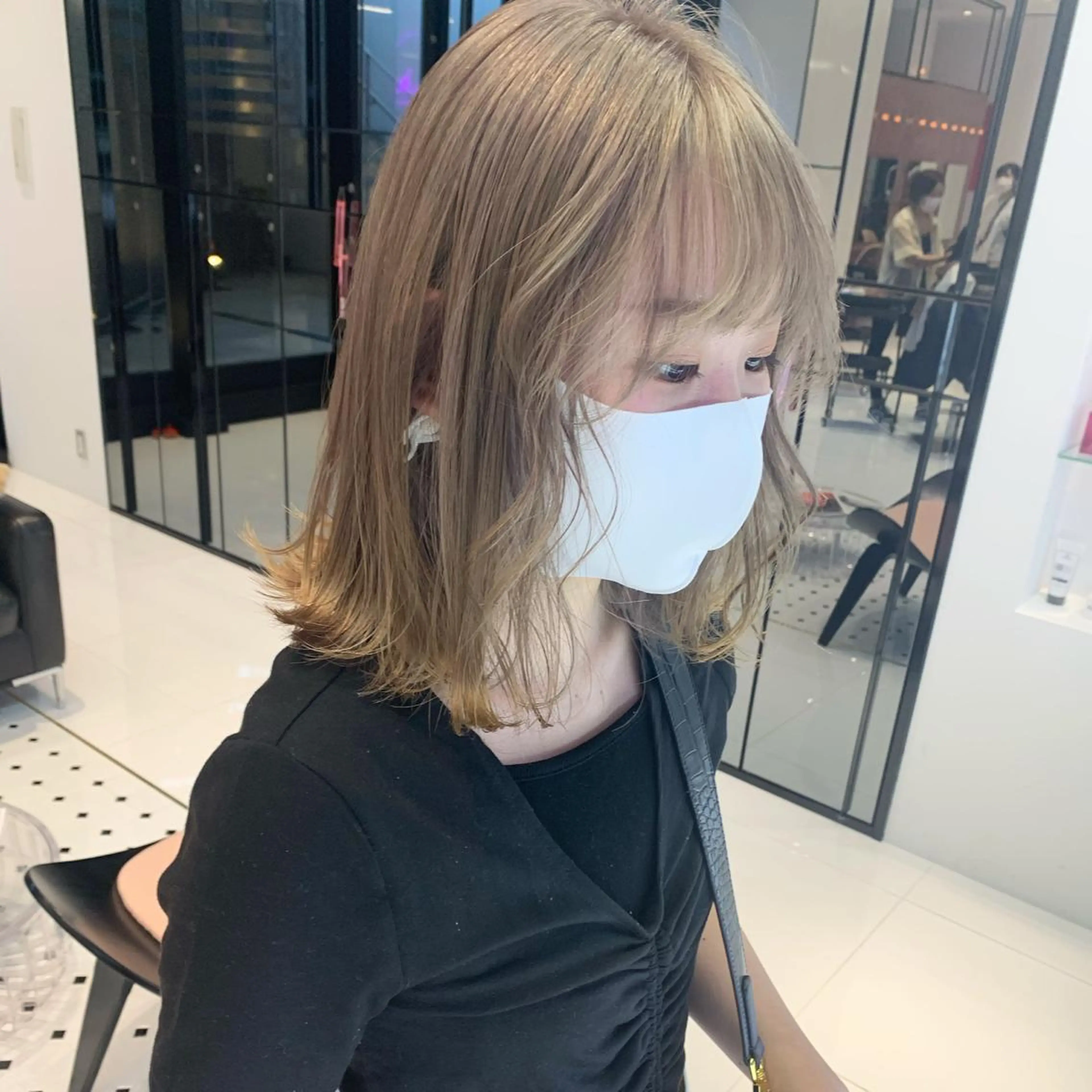 ミディアム カラー ハッシュカット/ハイ トーン/MANAMIのヘアスタイル