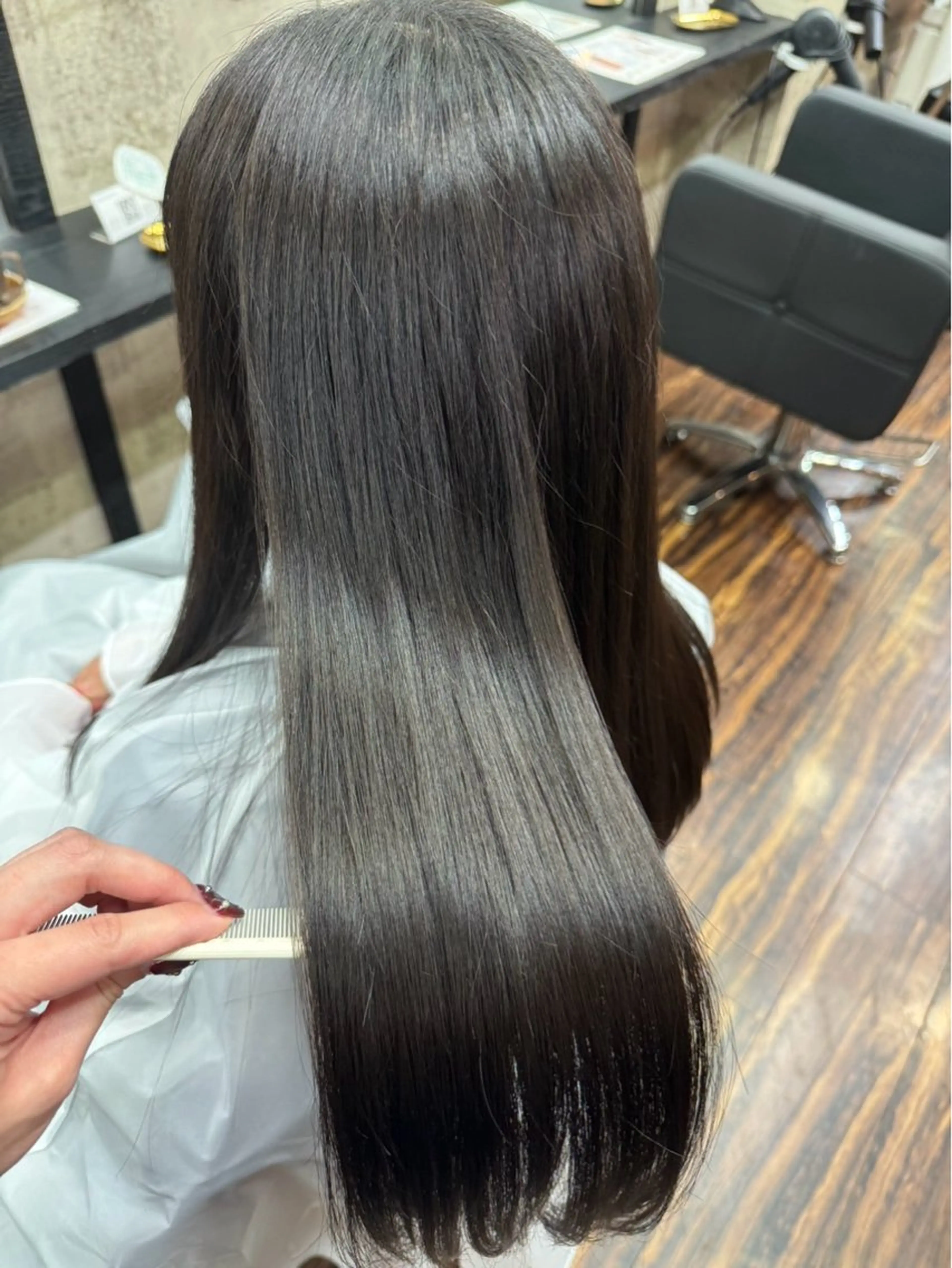 ロング トウダ リリカのヘアスタイル