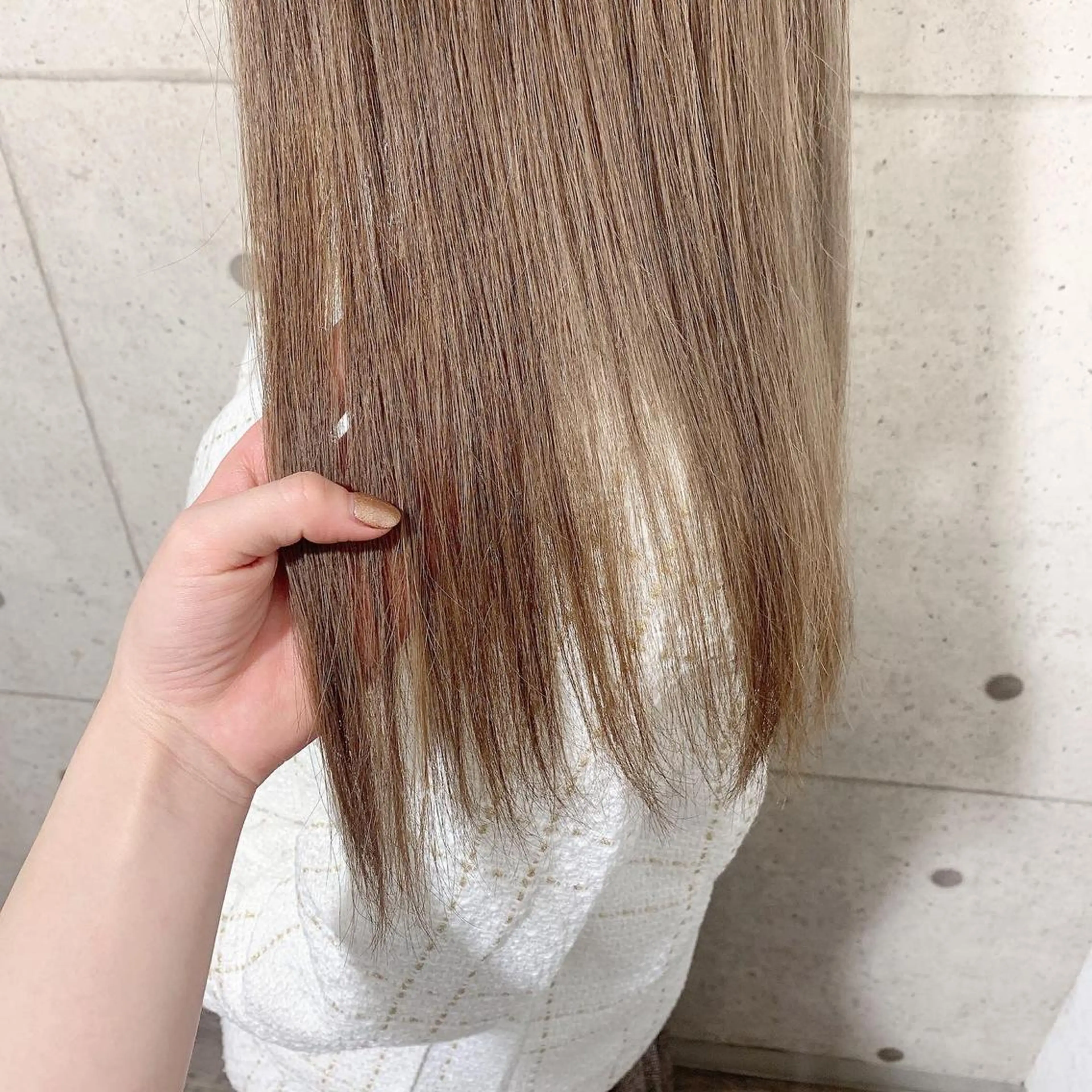 ロング カラー ブリーチ 🌷モテ髪推しカラー moe🐰🌷のヘアスタイル