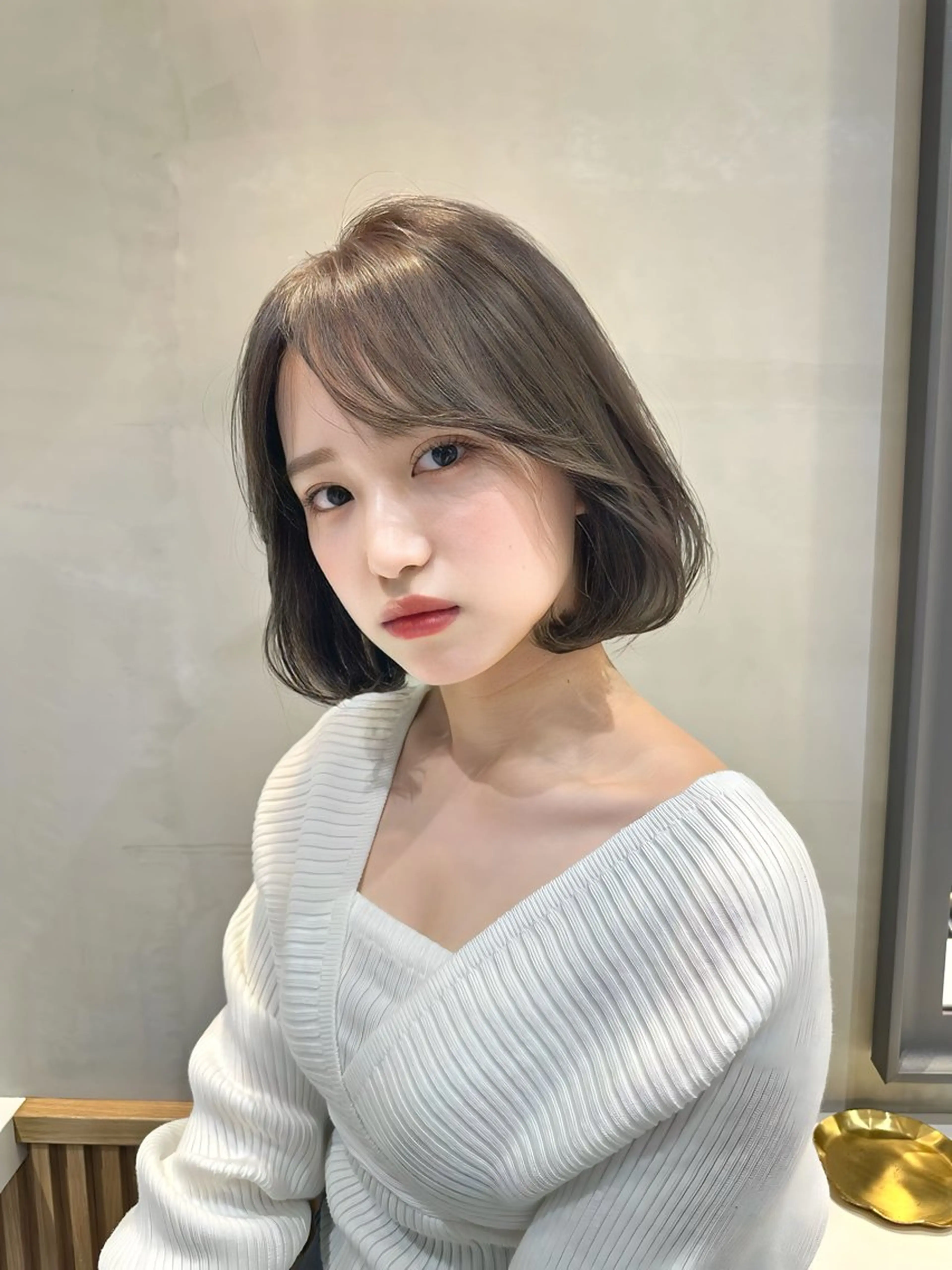 ミディアム カラー カット ヘアカラー かえ🩶韓国ボブ🎀 透明感カラー🥣のヘアスタイル