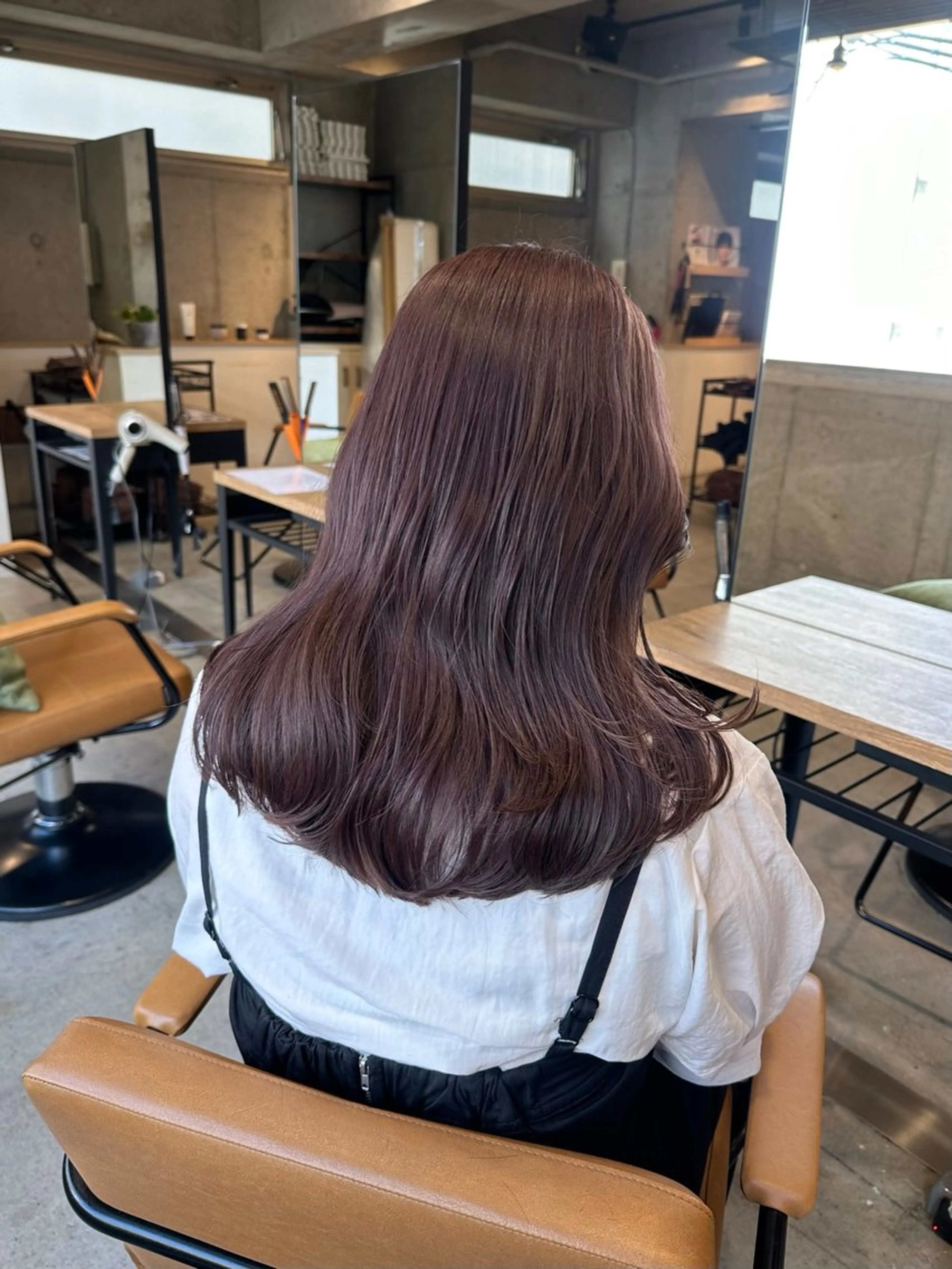 ロング カラー ブリーチ ラベンダーカラー ラベンダーグレー ブリーチなしカラー カット ヘアカラー トリートメント ヘッドスパ 韓国レイヤー・ボブ/ 暖色⭐️優香⭐️のヘアスタイル