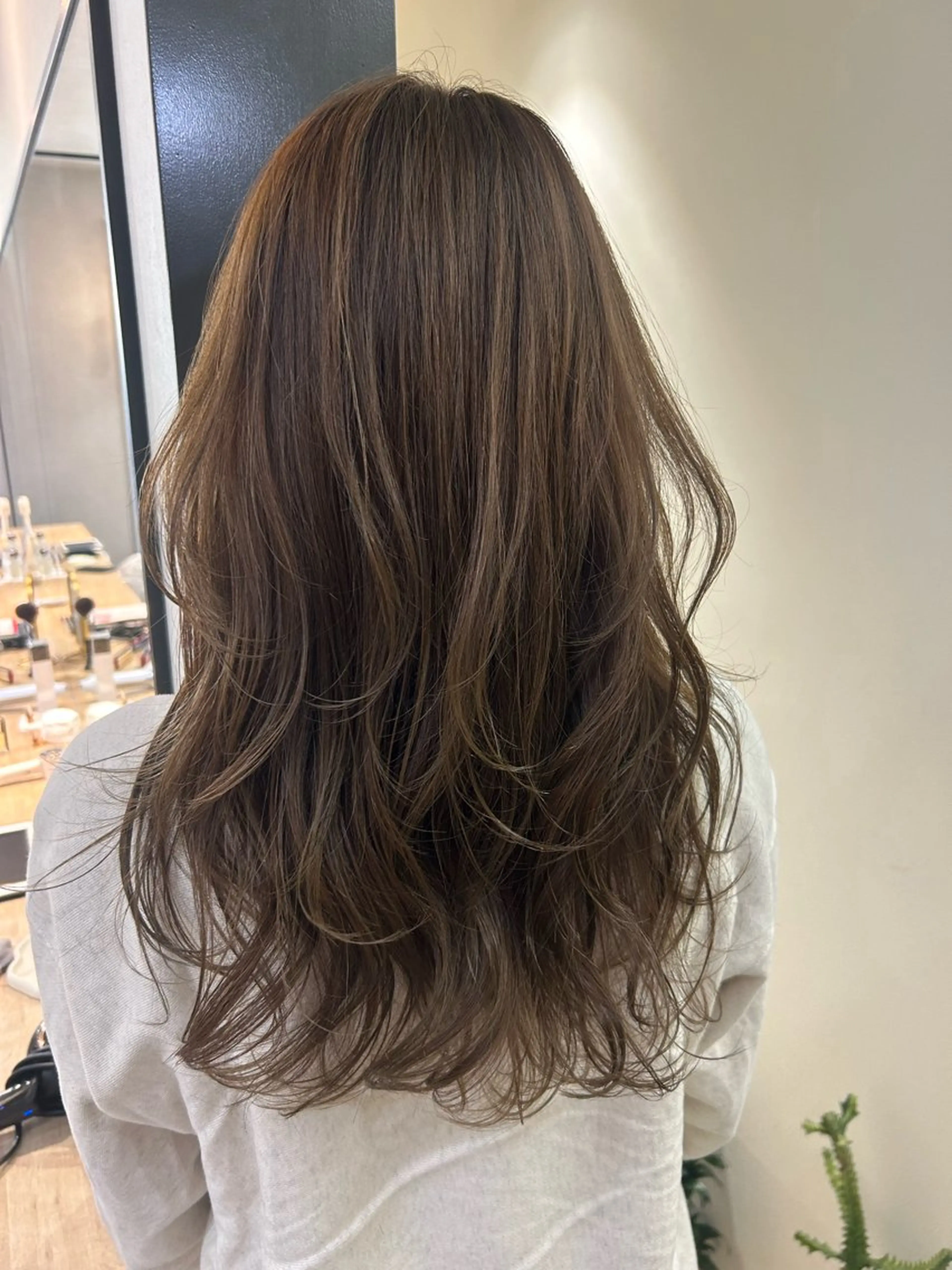 ロング カラー ベージュカラー ブリーチ ブリーチなしカラー レイヤーカット カット ヘアカラー トリートメント hub hair レイヤー/透明感のヘアスタイル
