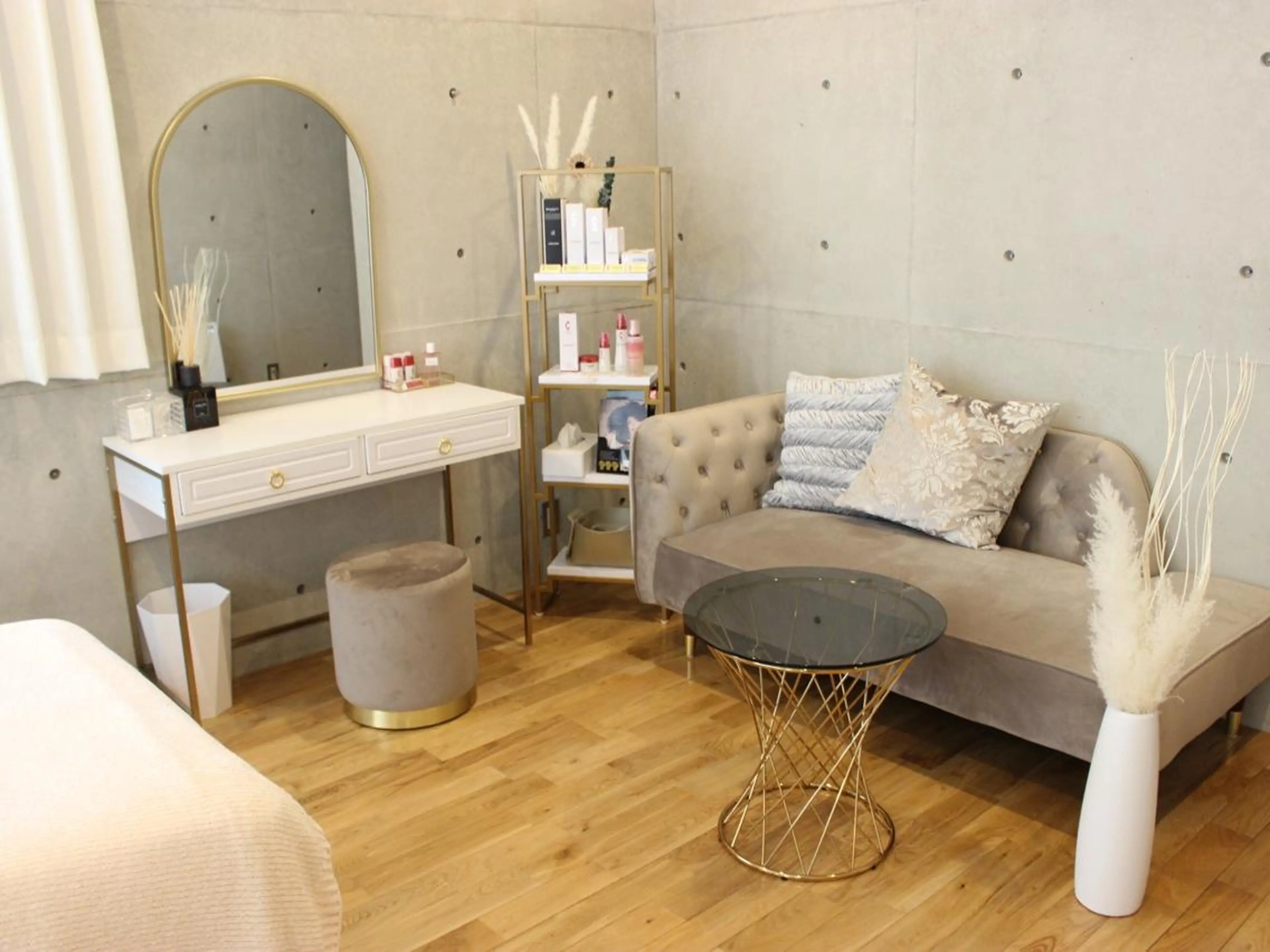 ネイル マツエク・マツパ アイブロウ 【しみ毛穴専門店】beautysalon Ankh所属・しみ毛穴専門店 Ankh 平田のエステ・リラクイメージ