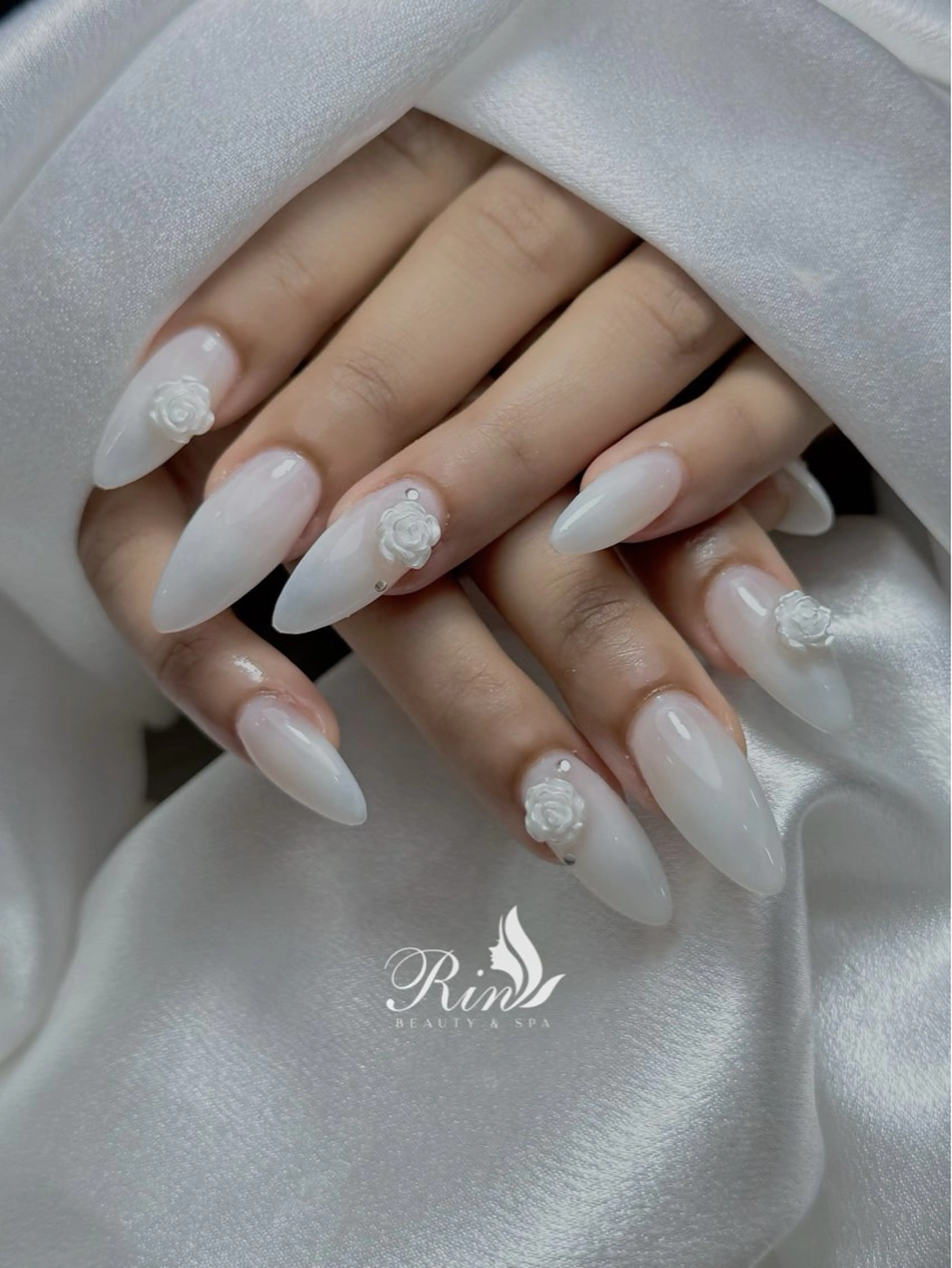 ネイル アートネイル 長さ出し ガーリー 韓国ネイル 持ち込み ハンドネイル Rin Nail所属・Emi Nailのネイルデザイン