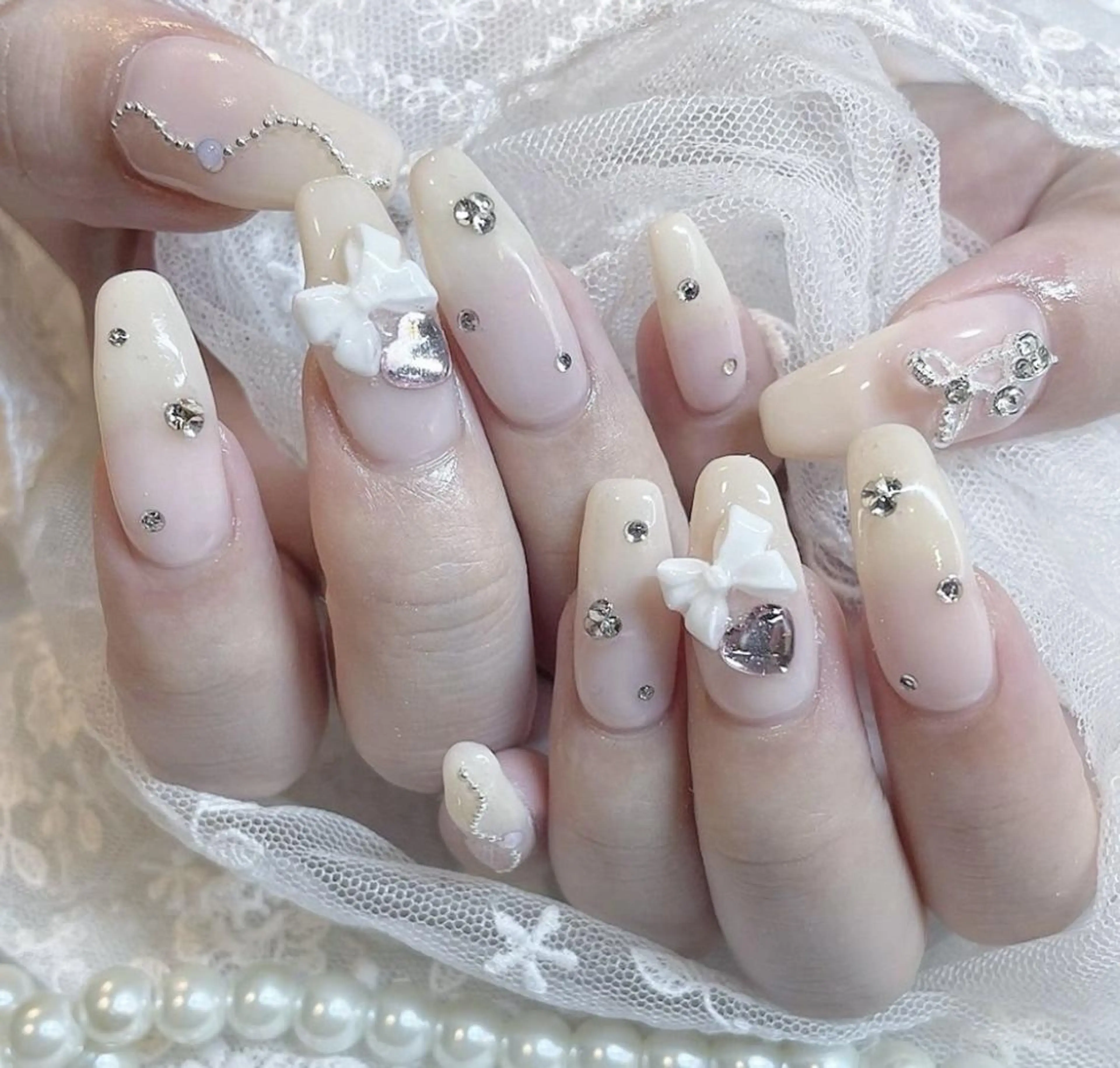 ネイル ジェルネイル 韓国ネイル 持ち込み ワンカラーネイル リボン ハンドネイル fiore nail 🦋のネイルデザイン