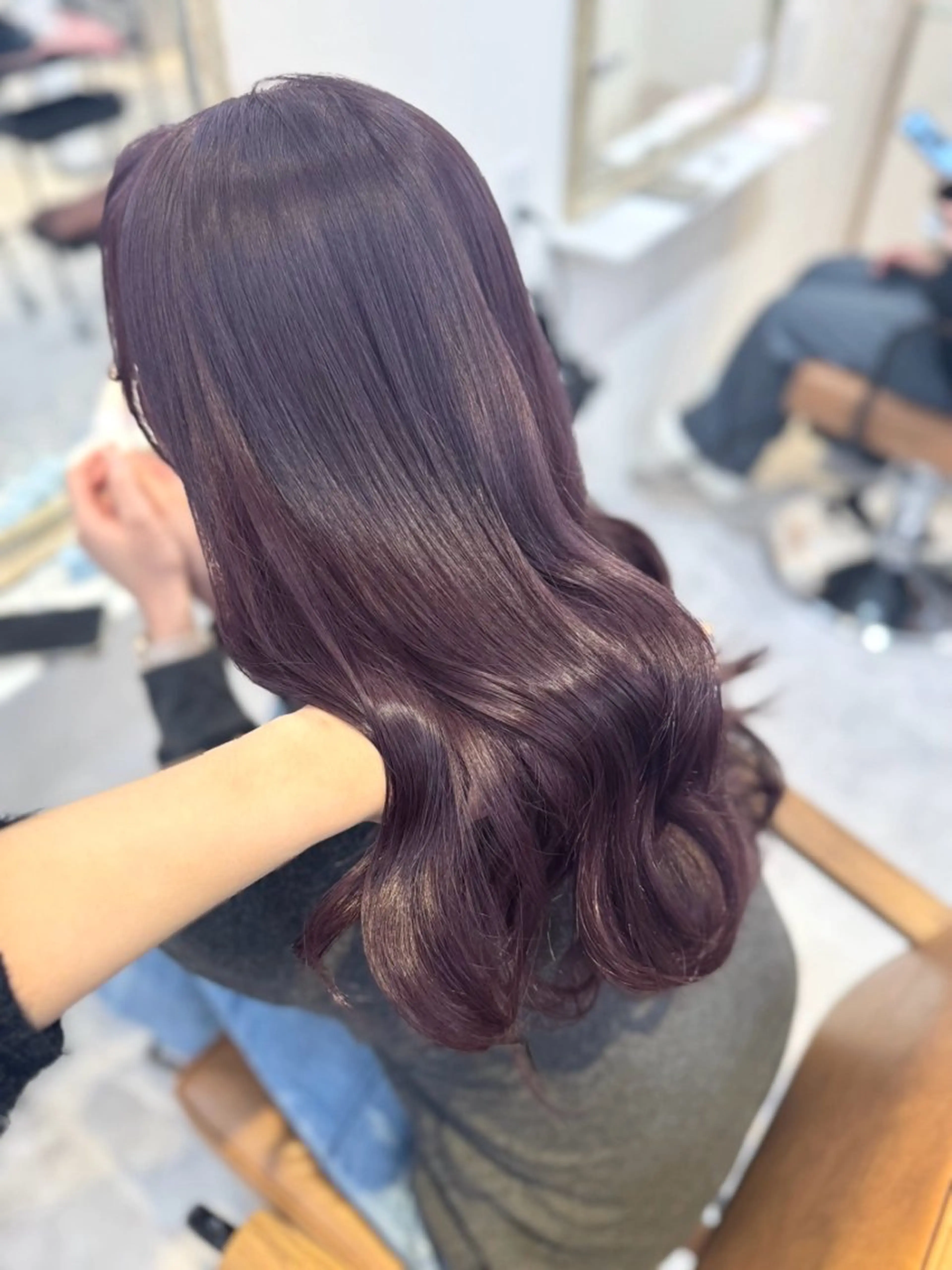 ロング カラー アッシュ アッシュブラウン ベージュカラー 黒髪 ブリーチ カット ヘアカラー トリートメント 赤み無し柔らかカラー 【梅田】madokaのヘアスタイル