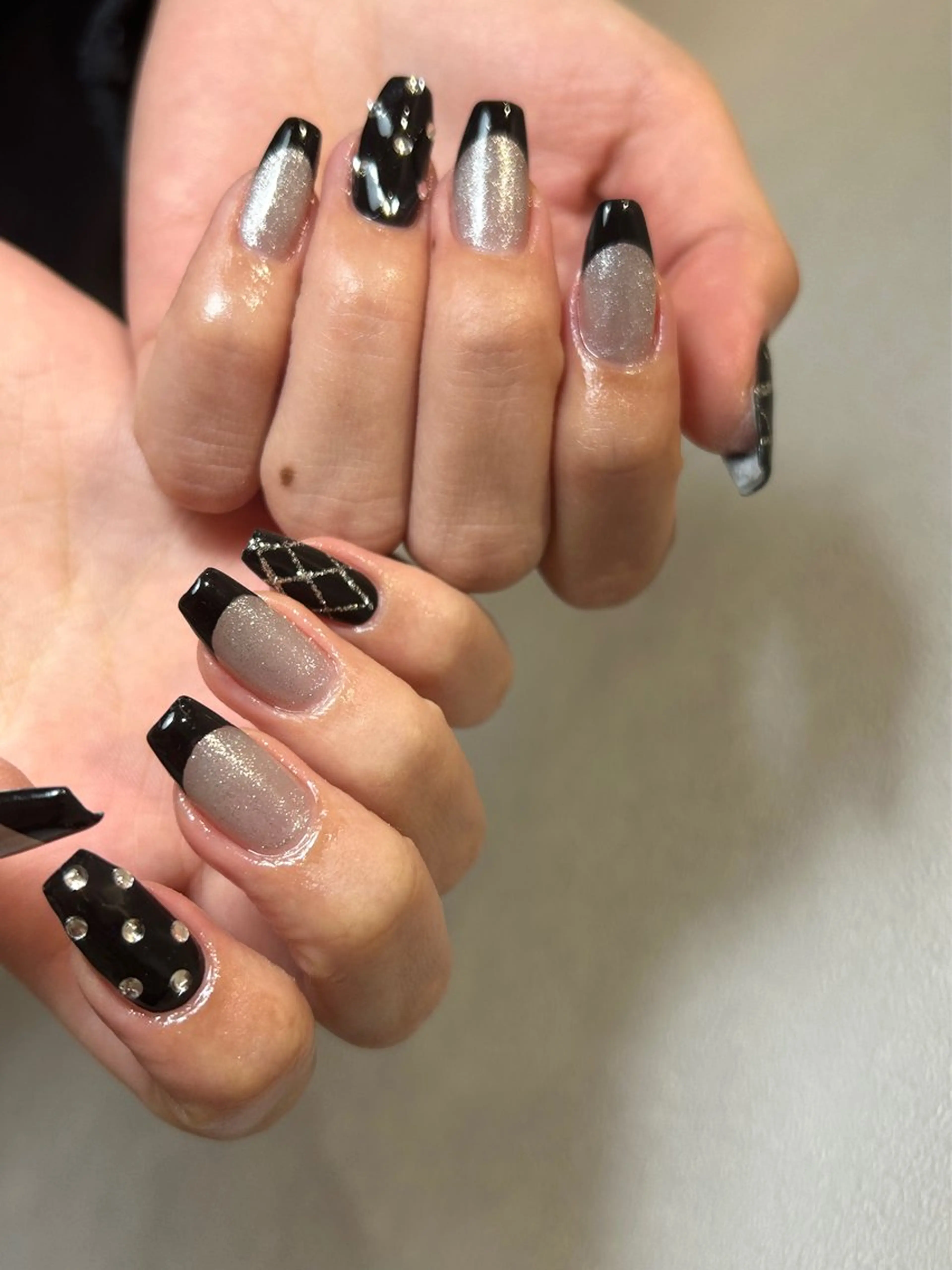ネイル ハンドネイル NINEnami ニュアンスネイルのネイルデザイン