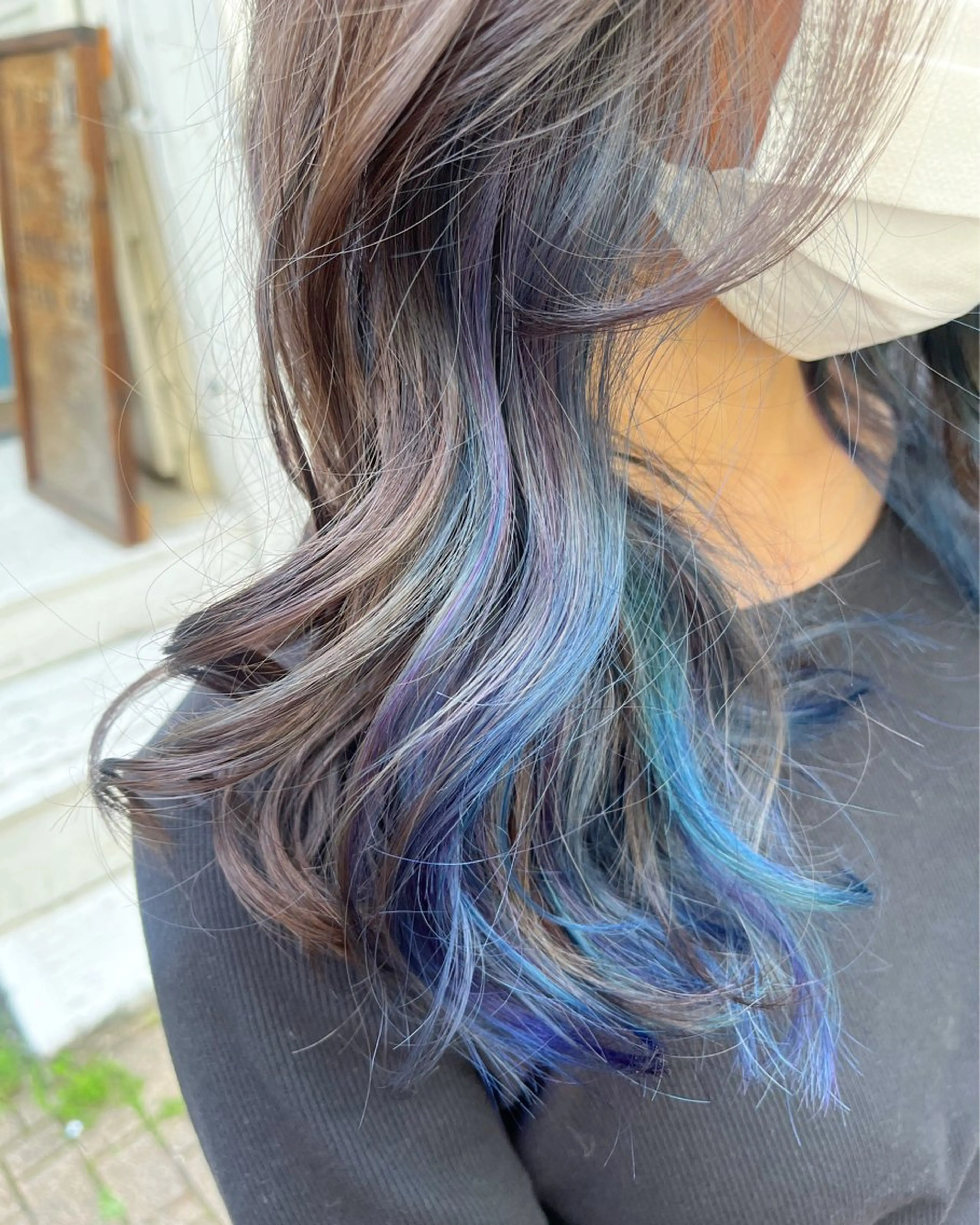 セミロング カラー ブリーチ イヤリングカラー インナーカラー ユニコーンカラー カット ヘアカラー トリートメント 原宿サロン代表 デザインカラー伊藤卓のヘアスタイル