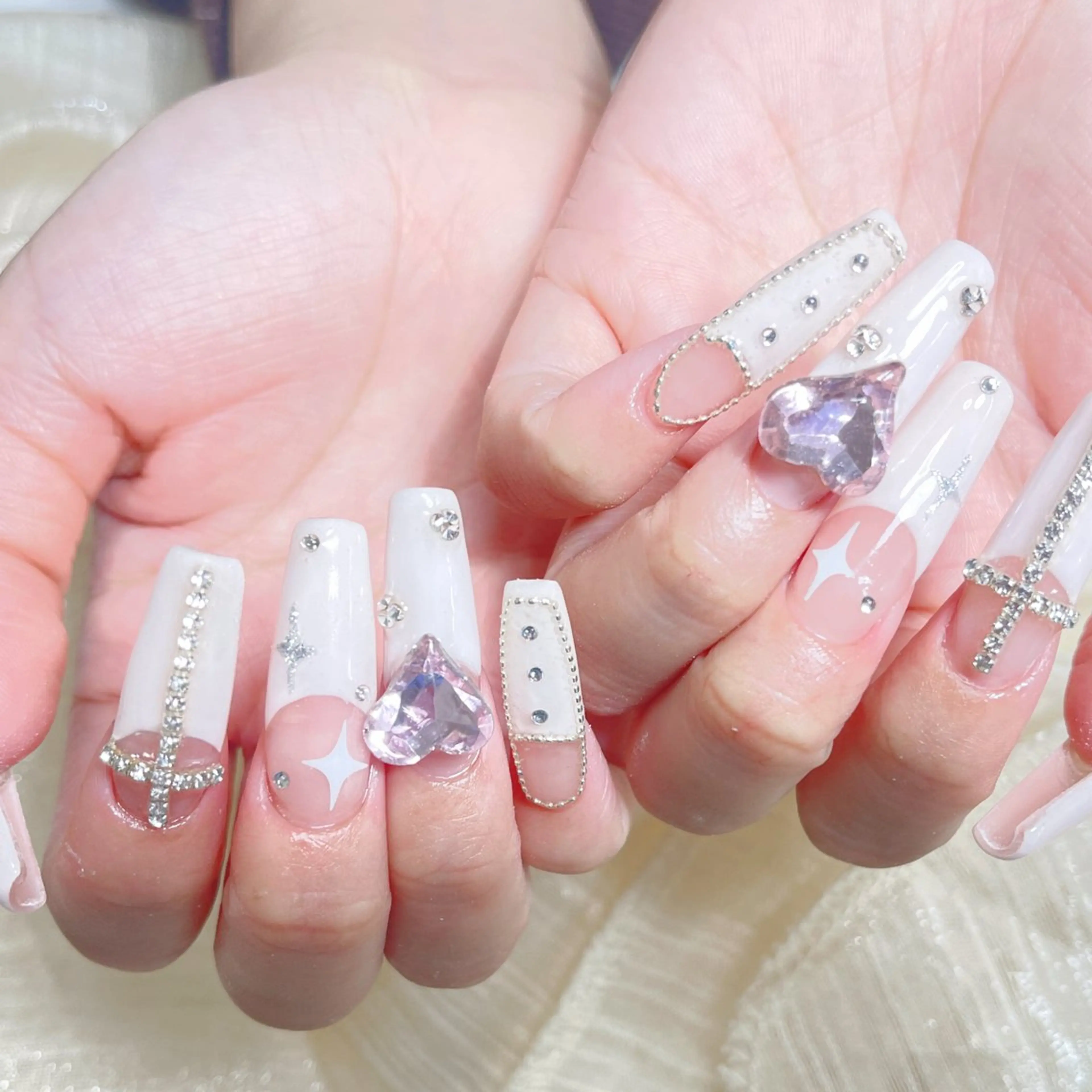 ネイル ハンドネイル 🎀ネイルサロン エクラYUI🎀のネイルデザイン