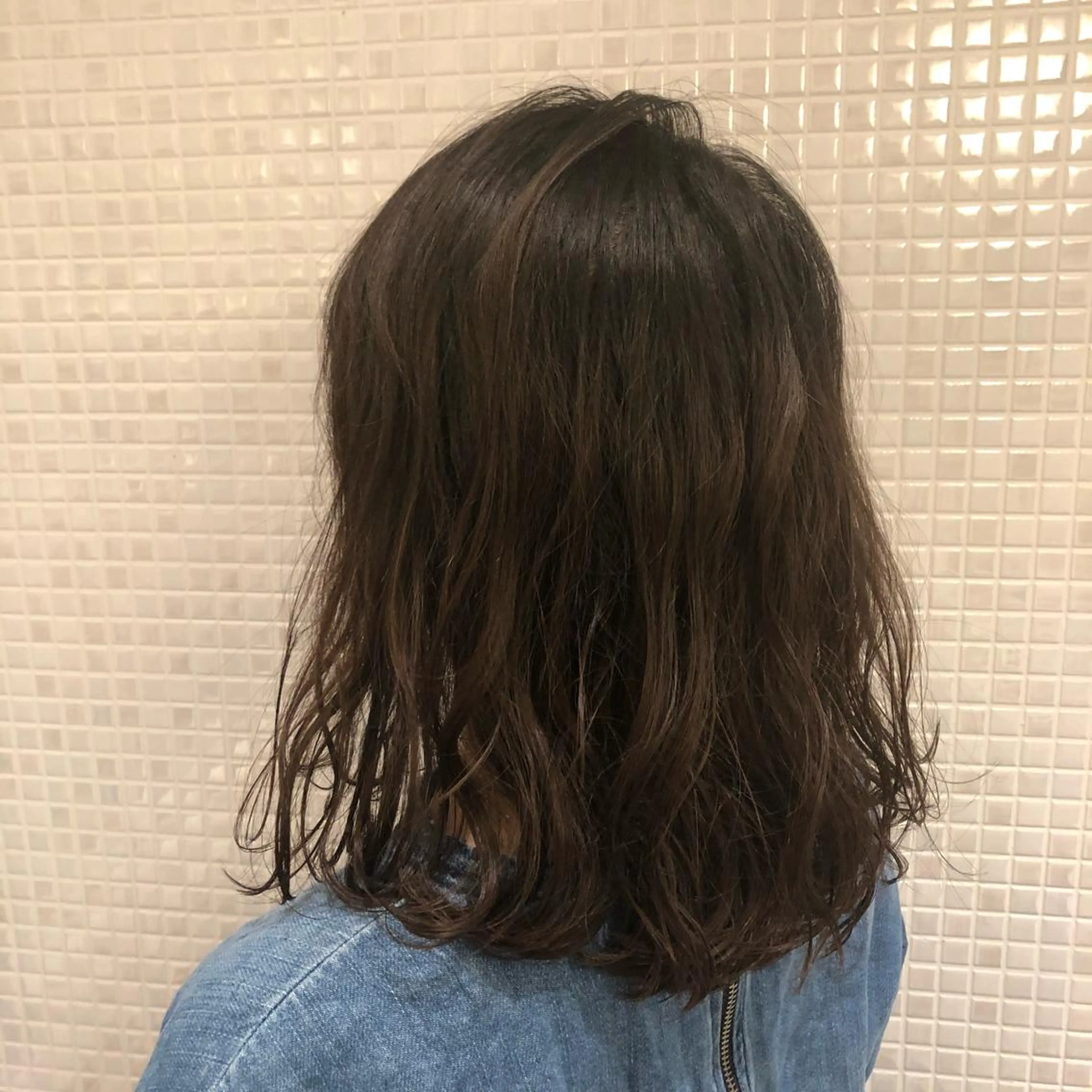 ミディアム カラー ヘアカラー トリートメント 岩谷 愛依のヘアスタイル