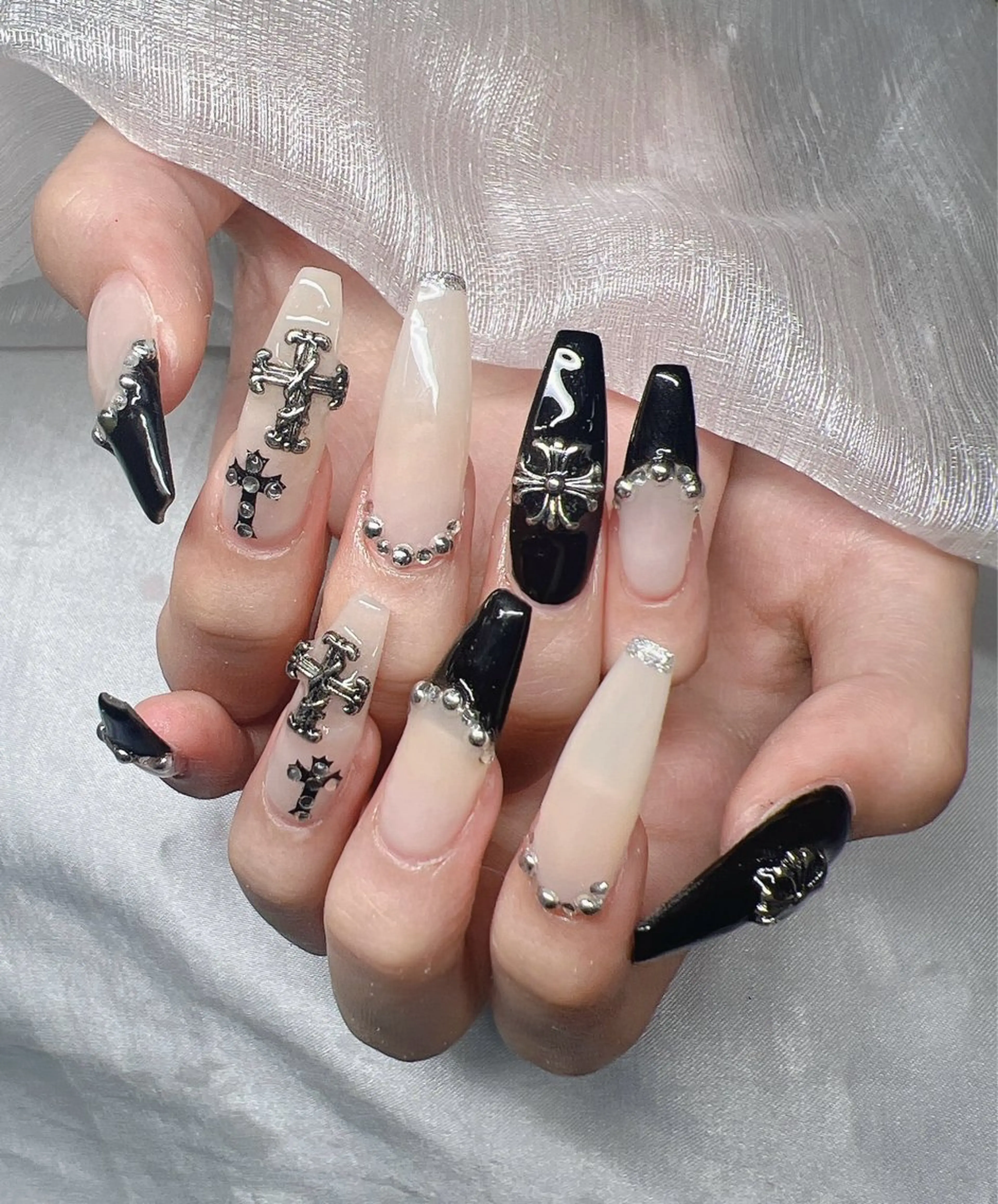 ネイル 長さ出し グラデーション 卒業式 キラキラネイル マグネットネイル ハンドネイル Lee Nailsのネイルデザイン