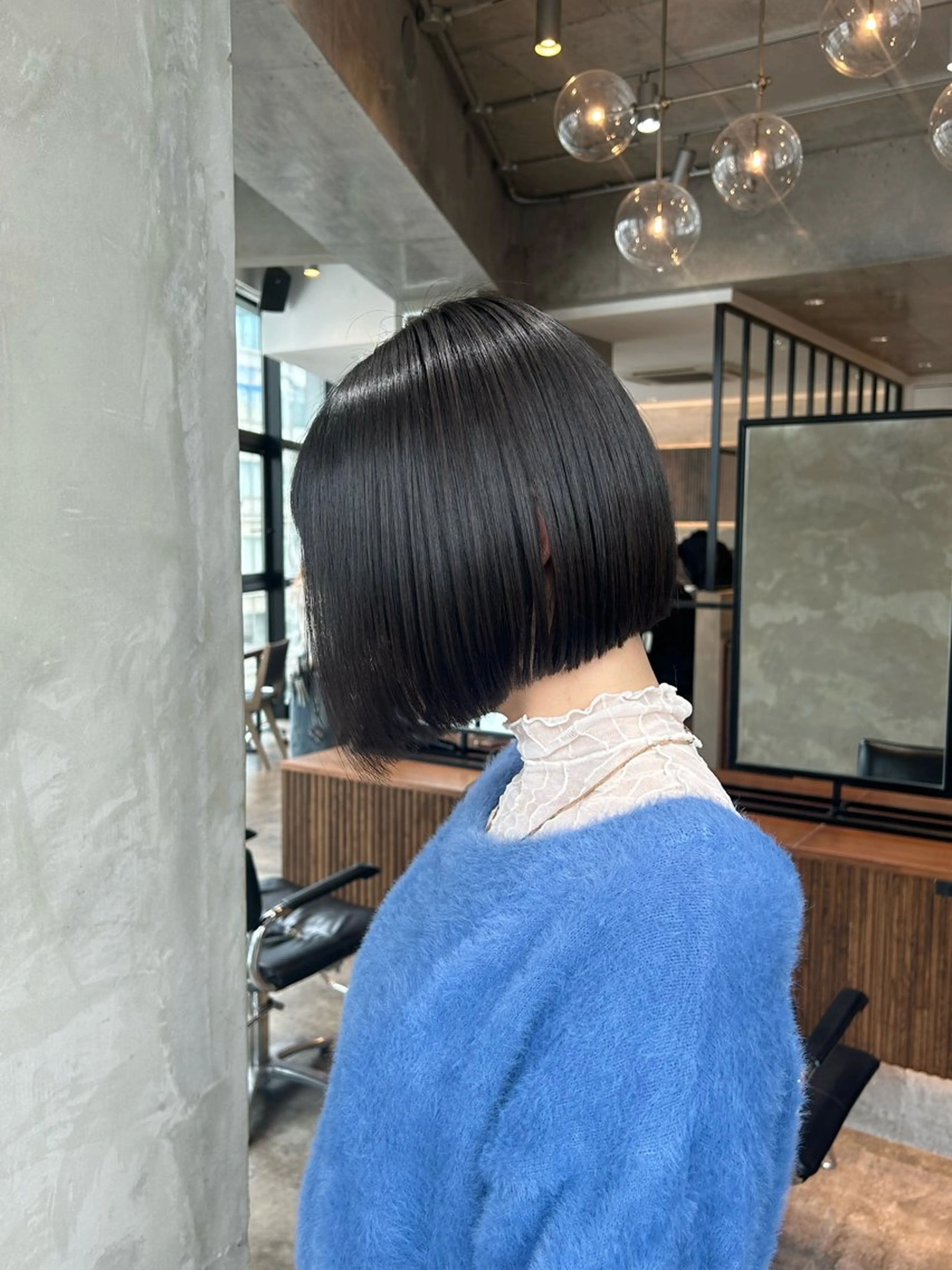 ショート カラー 切りっぱなしボブ アッシュ アッシュブラウン ブラウンカラー ボブ 垢抜けボブカット /楓のヘアスタイル