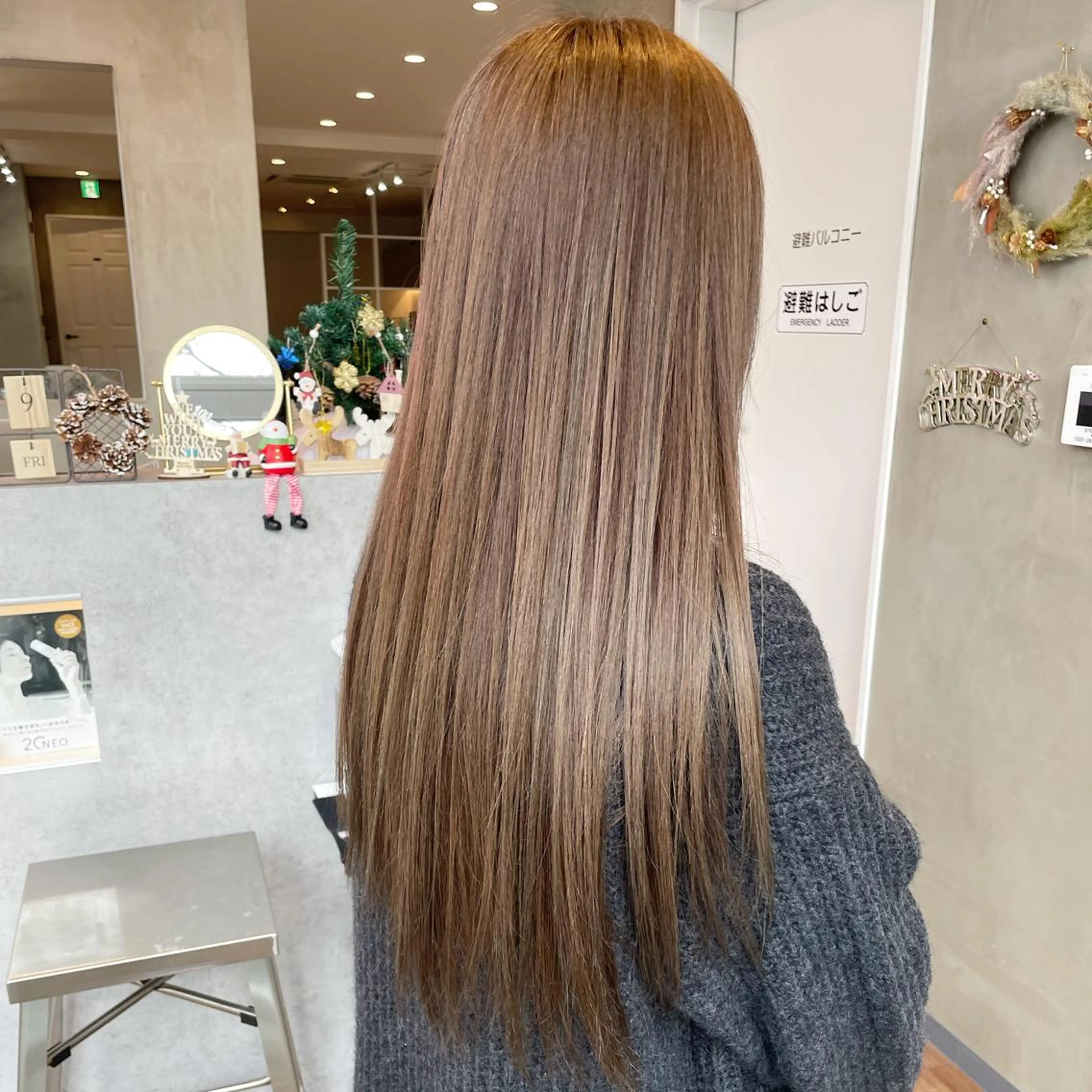 カラー グレージュ ハイライトカラー yoshi (高橋福博)のヘアスタイル