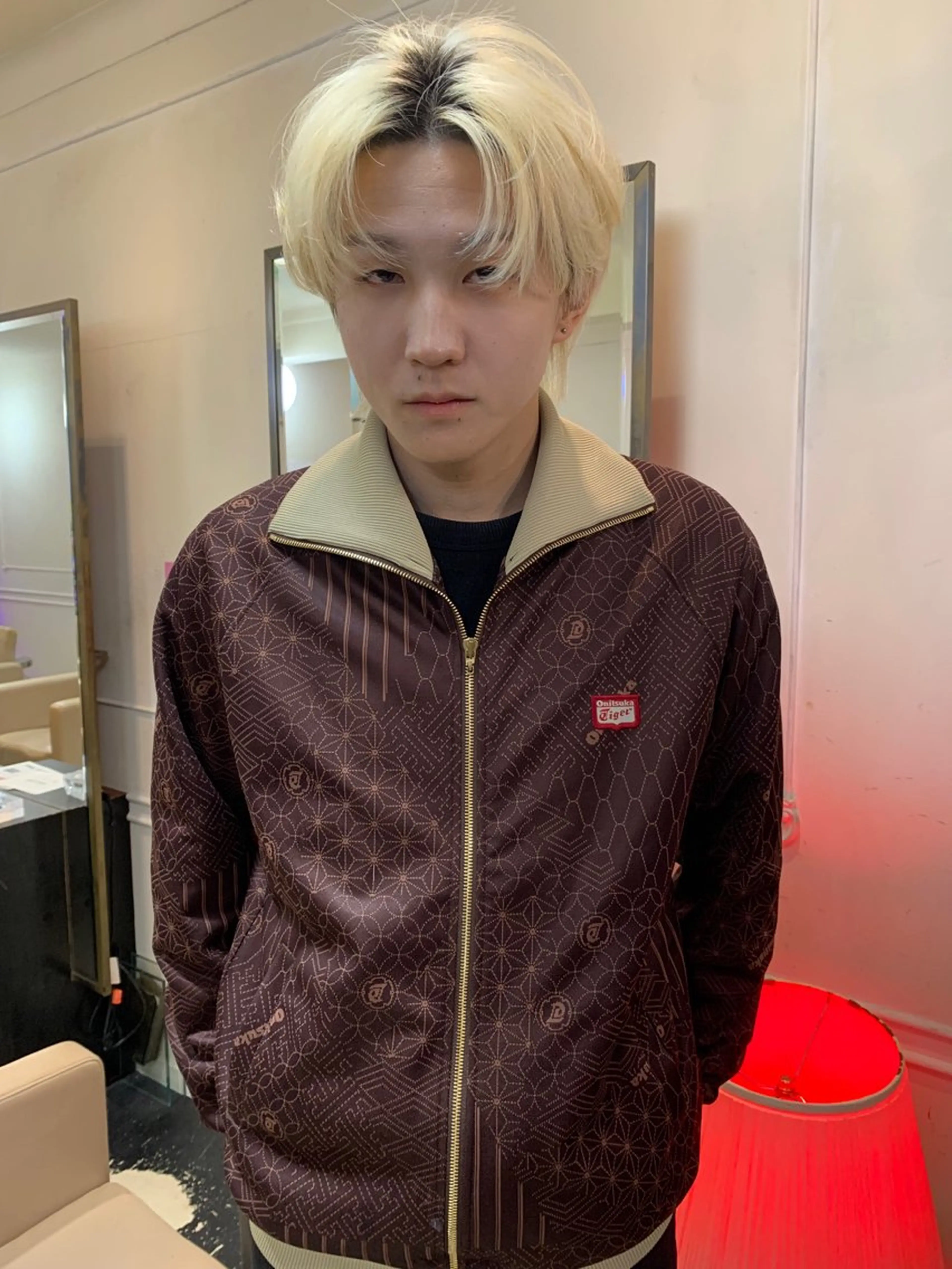 ショート カラー ベージュカラー ホワイトベージュ ヘアカラー 早川 豪のヘアスタイル