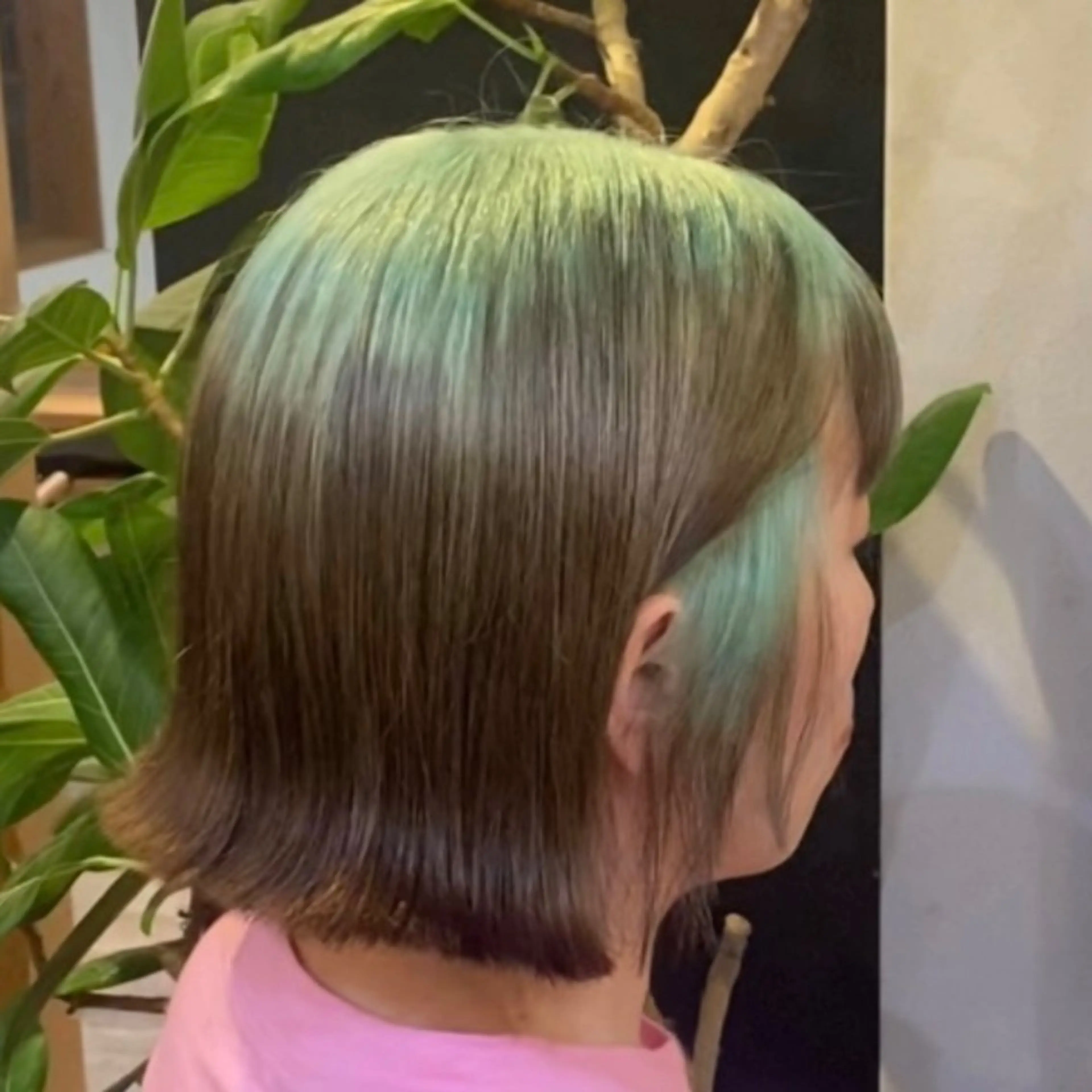 ショート カラー ブリーチ デザインカラー 複雑履歴修正 TAKEのヘアスタイル