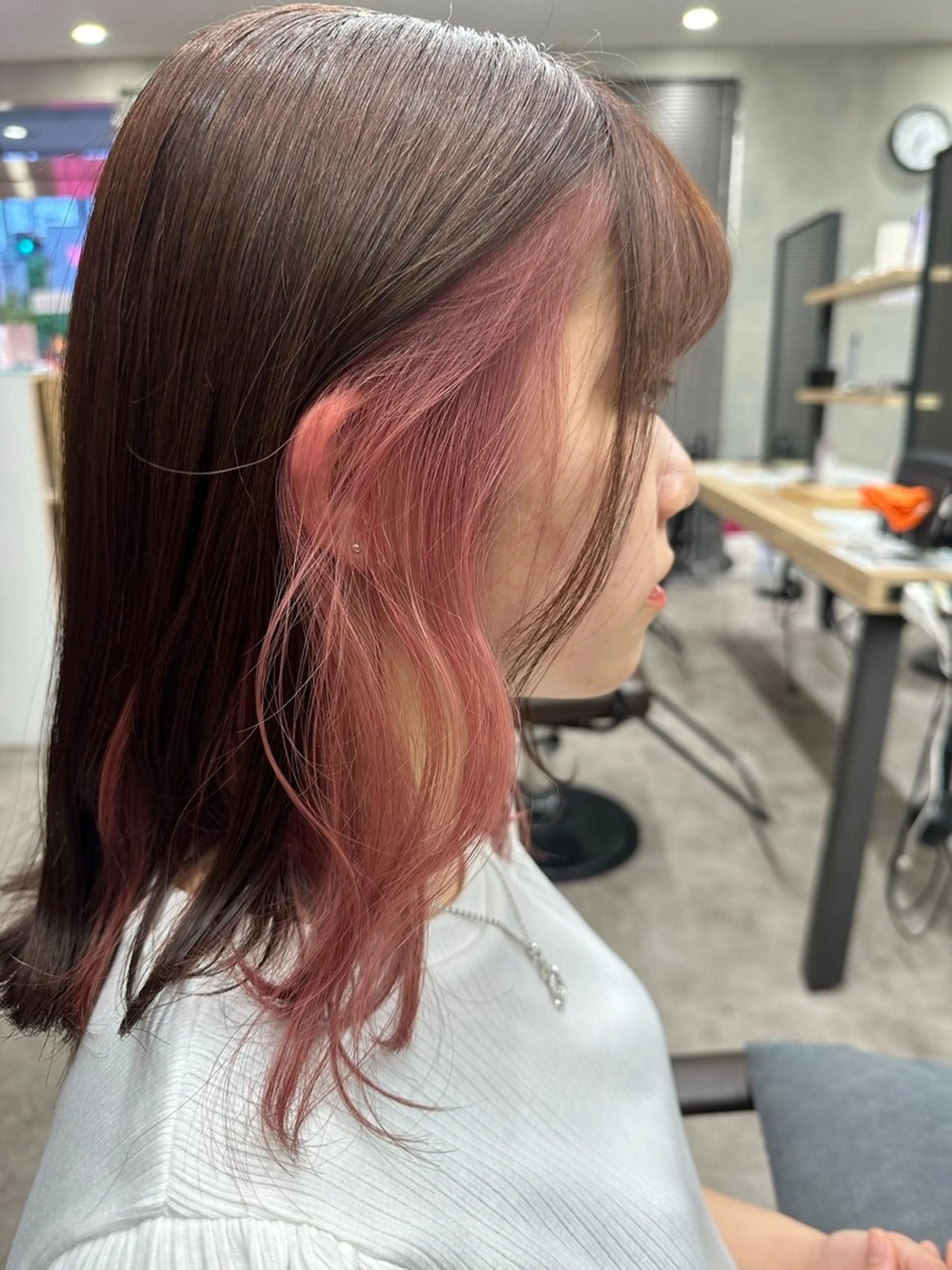 ミディアム カラー ブリーチ ピンクカラー ヘアカラー トリートメント yu-ki レイヤー/ブリーチのヘアスタイル