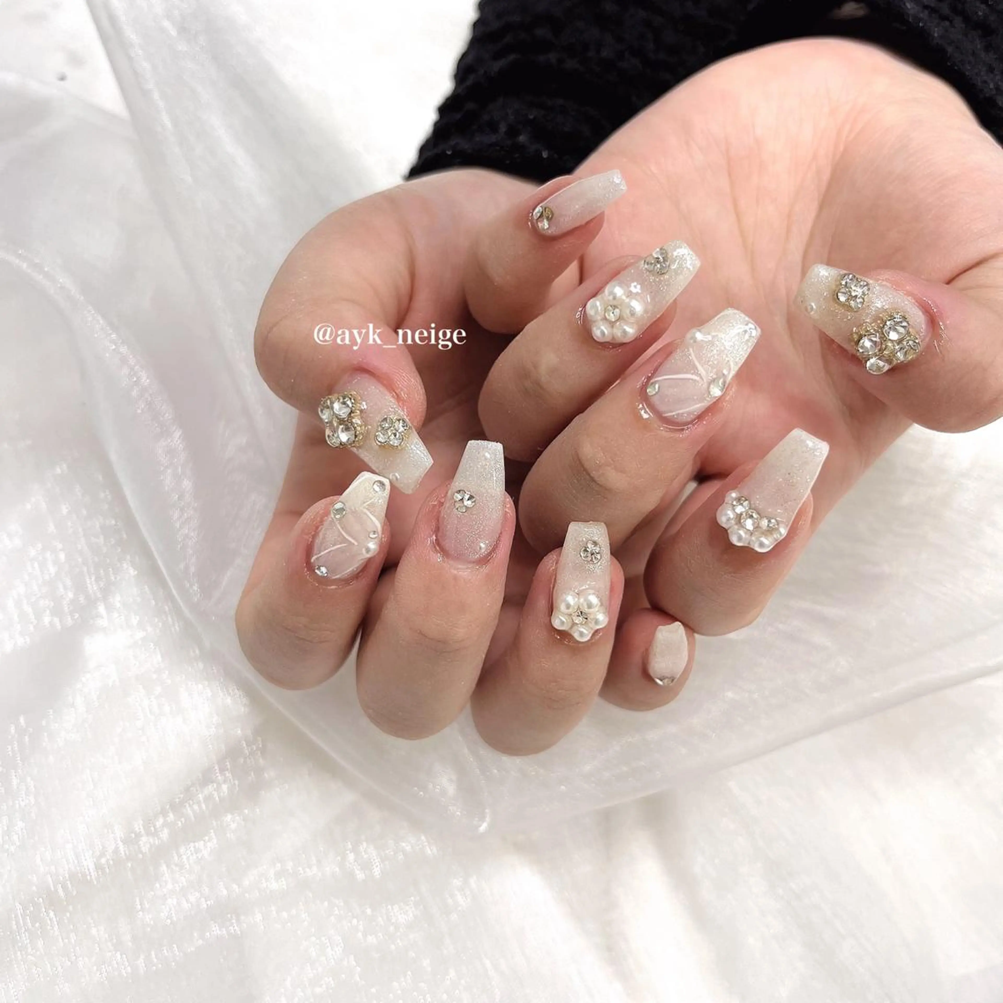 ネイル フットネイル フレンチネイル キラキラネイル 韓国ネイル リボン n'eige nail所属・大谷 綾香のネイルデザイン