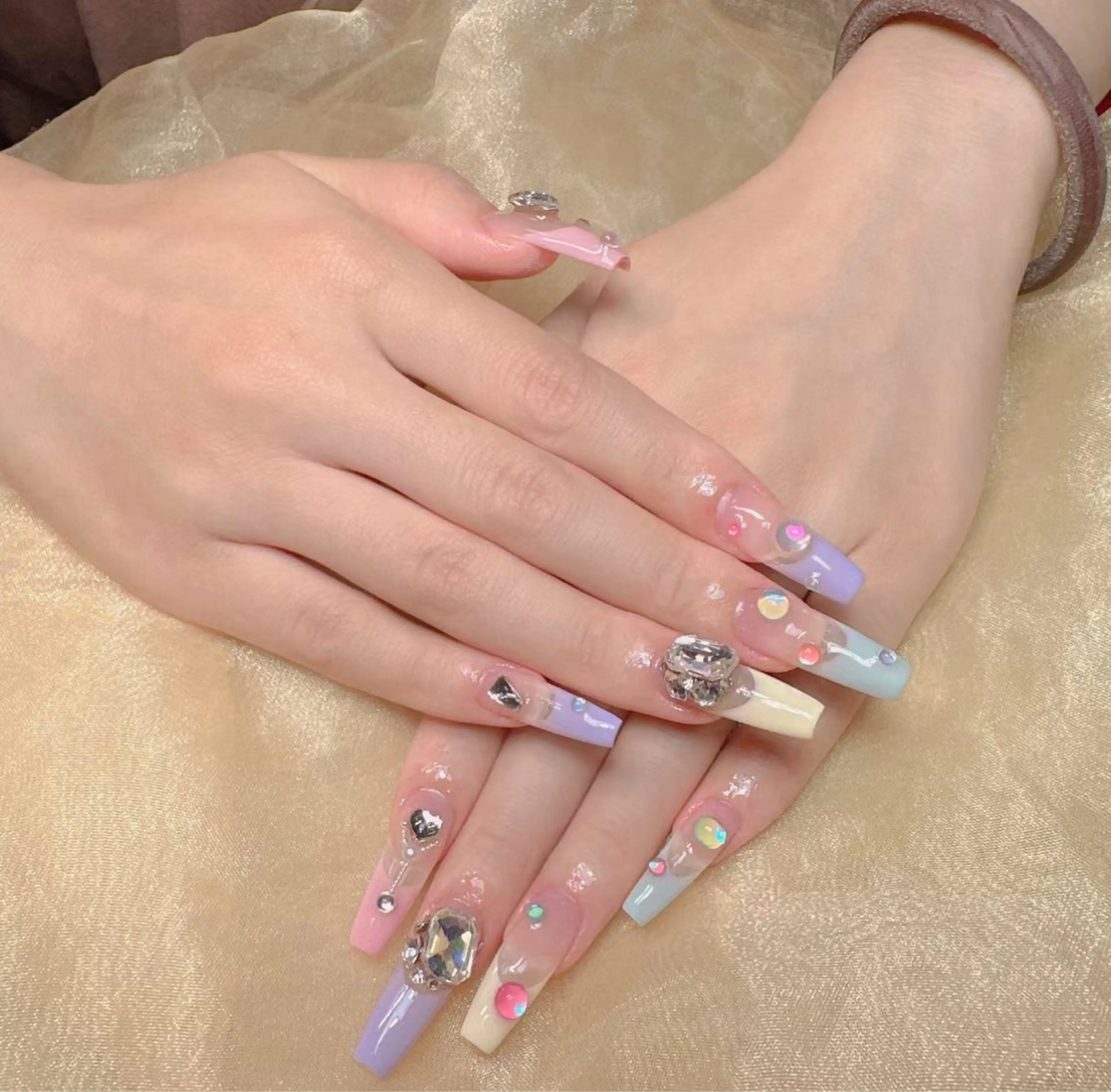 ネイル ハンドネイル ハンドケア 🤩 Yuliaユリアのネイルデザイン