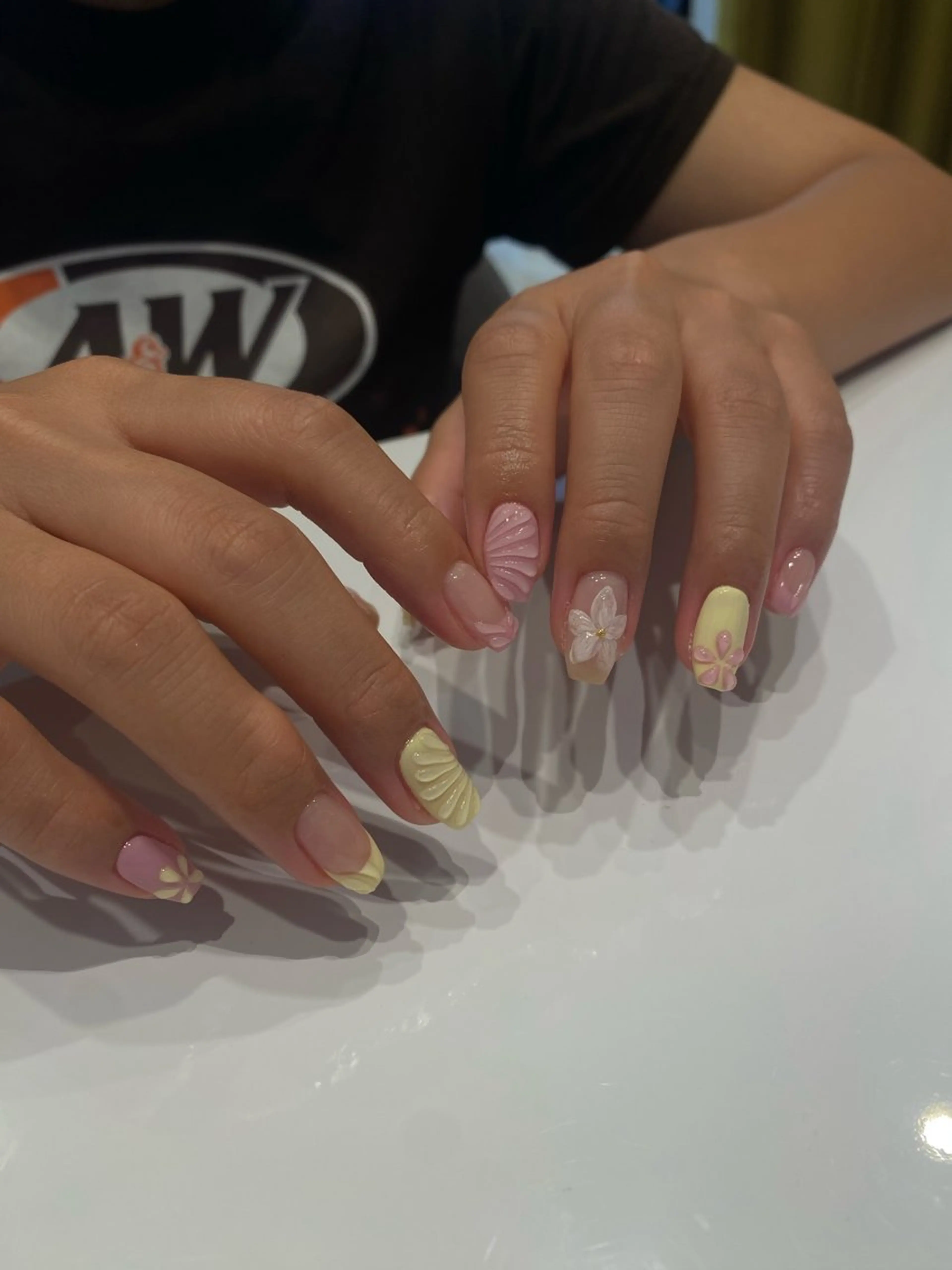 hand ((オフ込み。お持ち込みデザインネイル))の写真