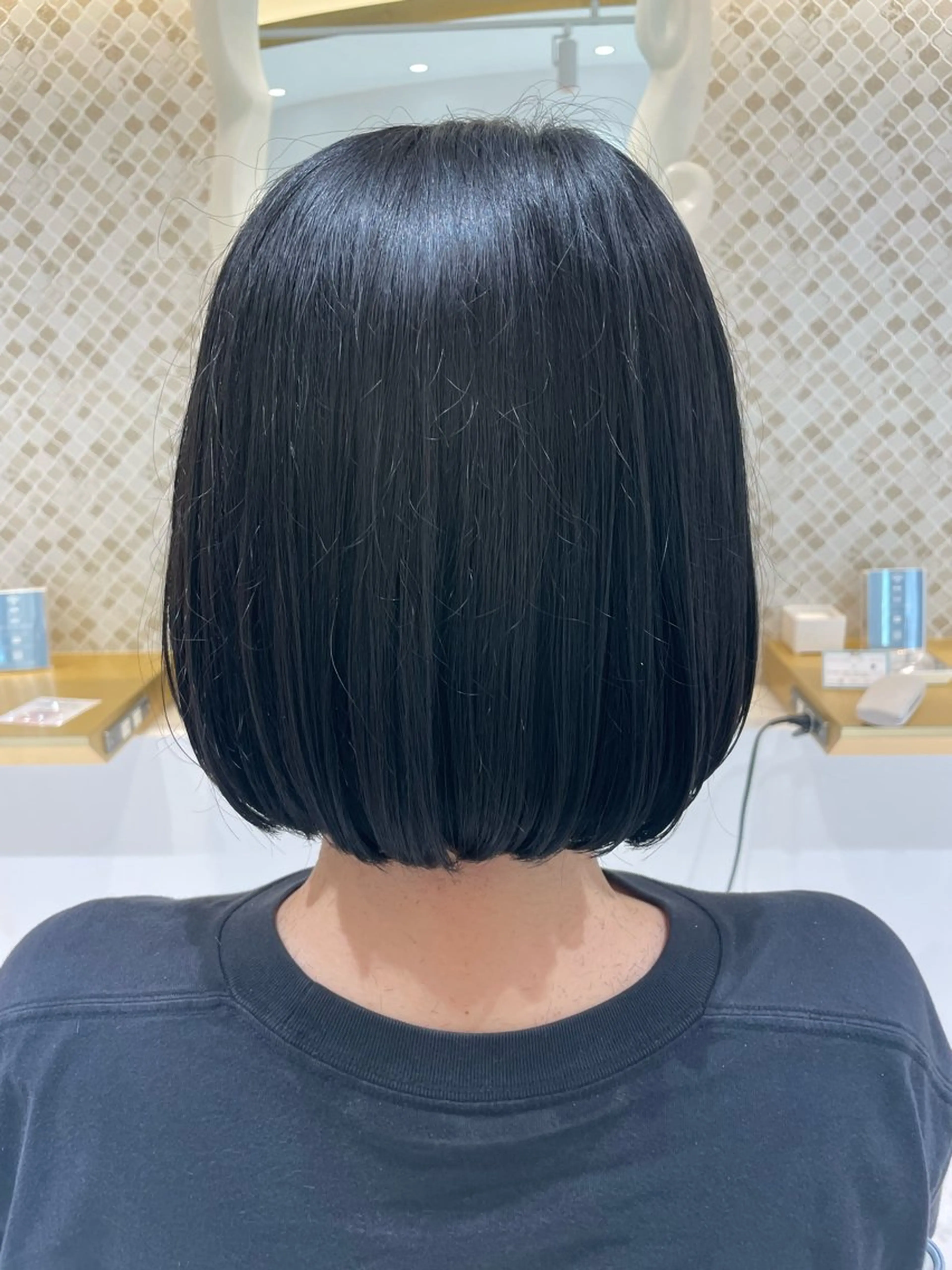 ミディアム カラー ボブ カット 佐藤 綾郁のヘアスタイル