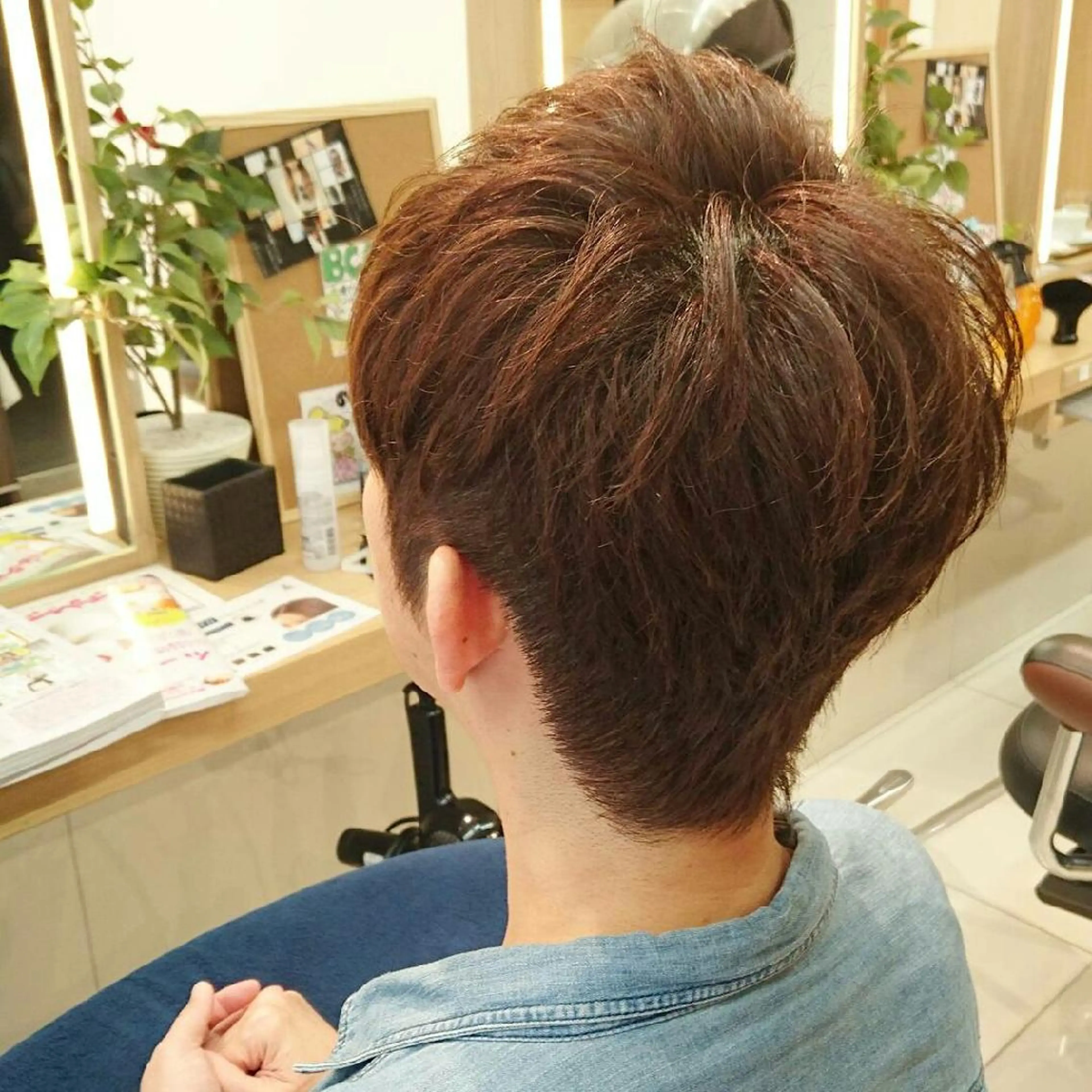 ショート カラー ショートヘア 透明感ハイライト◎ 伊藤夏海のヘアスタイル