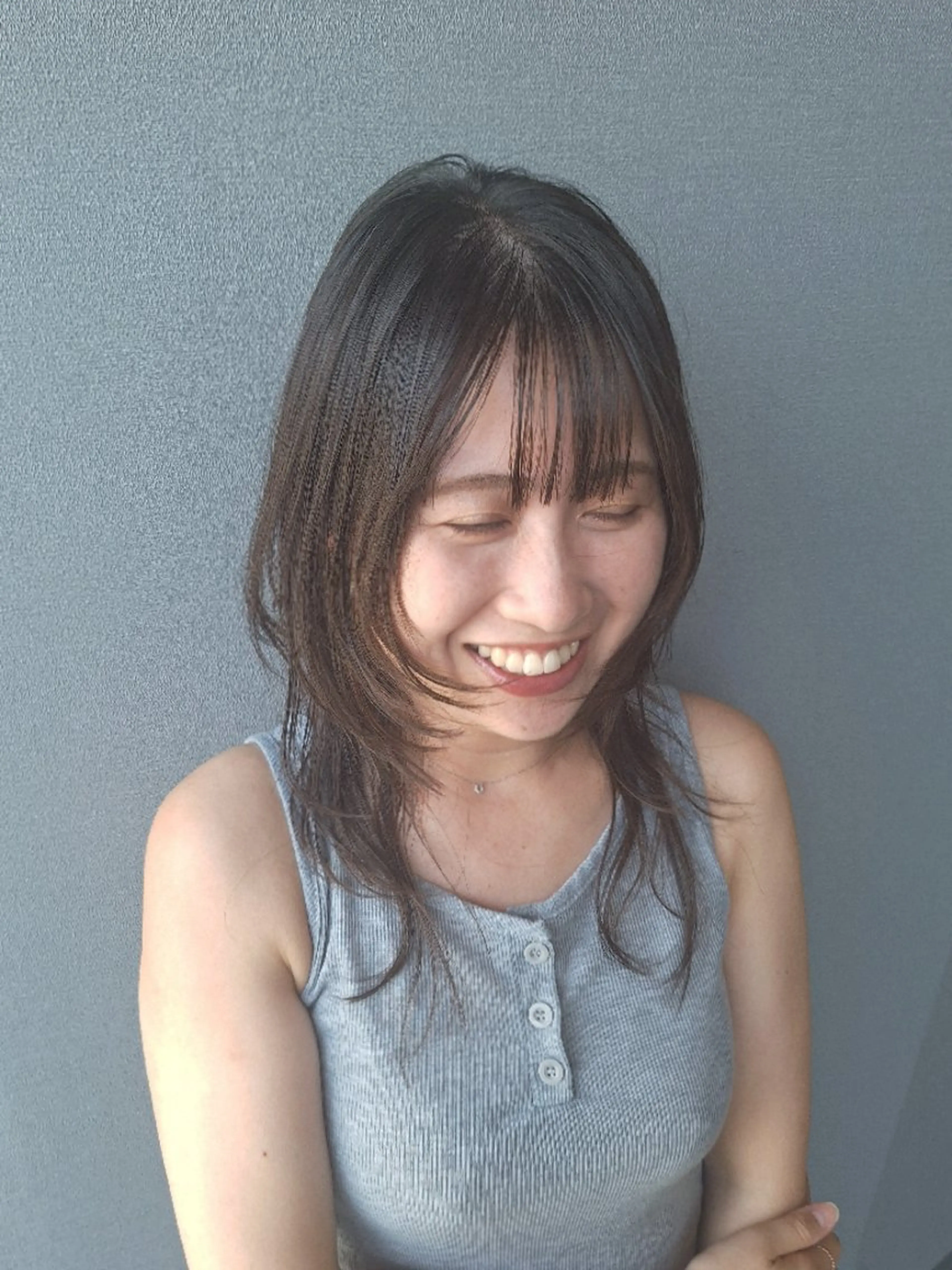 ミディアム レイヤーカット yolo.所属・夜特化型ヘアサロン 𓃱yolo.タナベのヘアスタイル