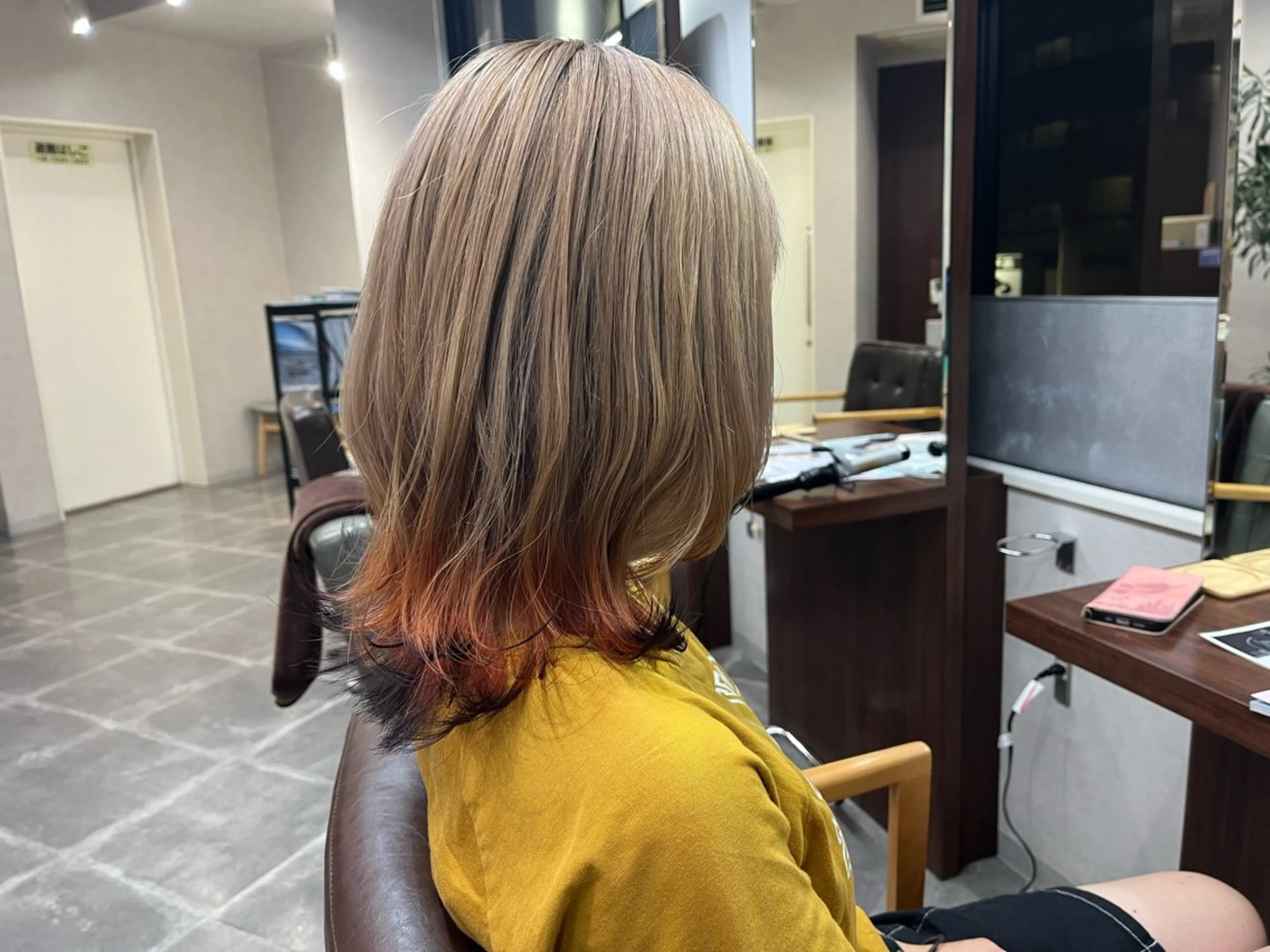 ミディアム カラー ヘアカラー トリートメント 長内  大明のヘアスタイル