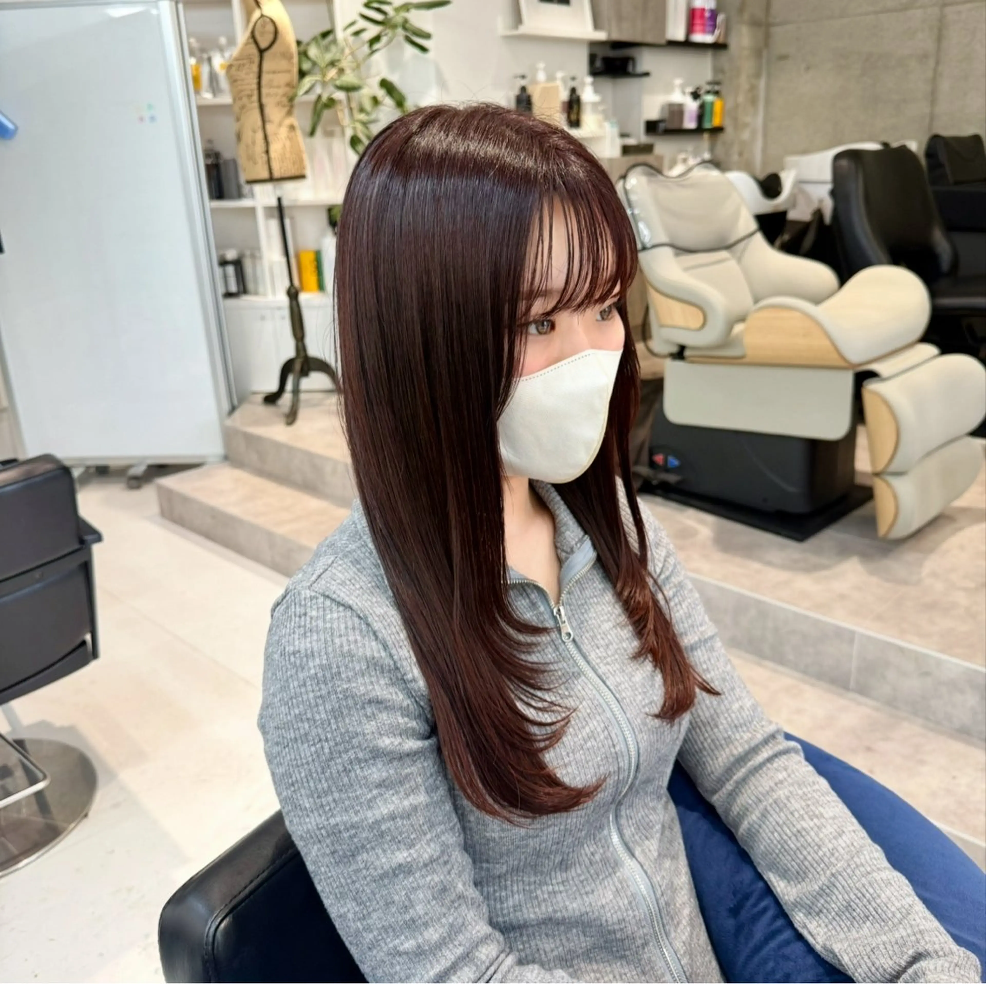 ロング カット ヘアカラー トリートメント 榎本 雪来 LEV.のヘアスタイル