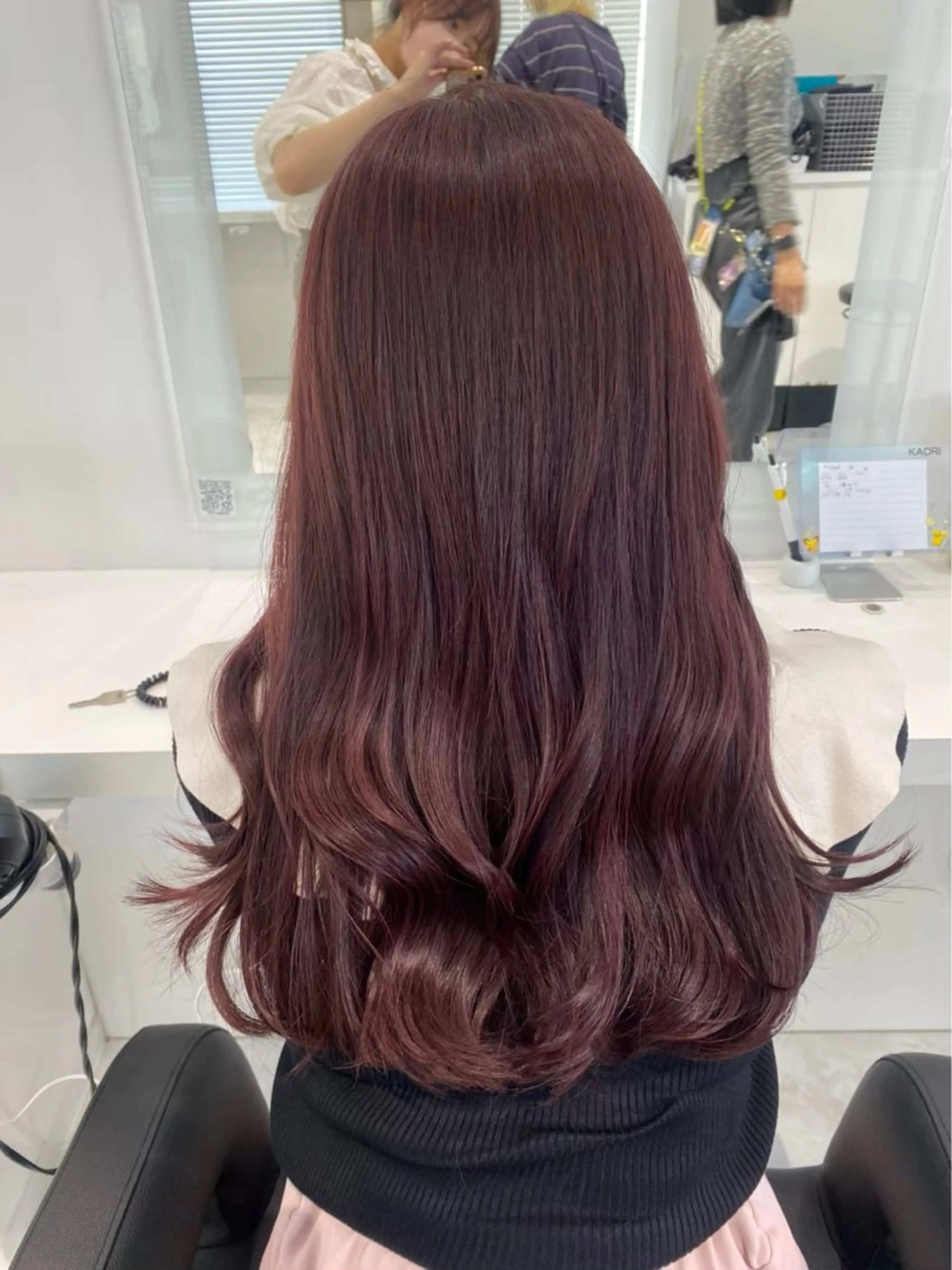 ロング カラー ヘアアレンジ 🩵ダメージレス艶感 ハイトーン🩷のヘアスタイル