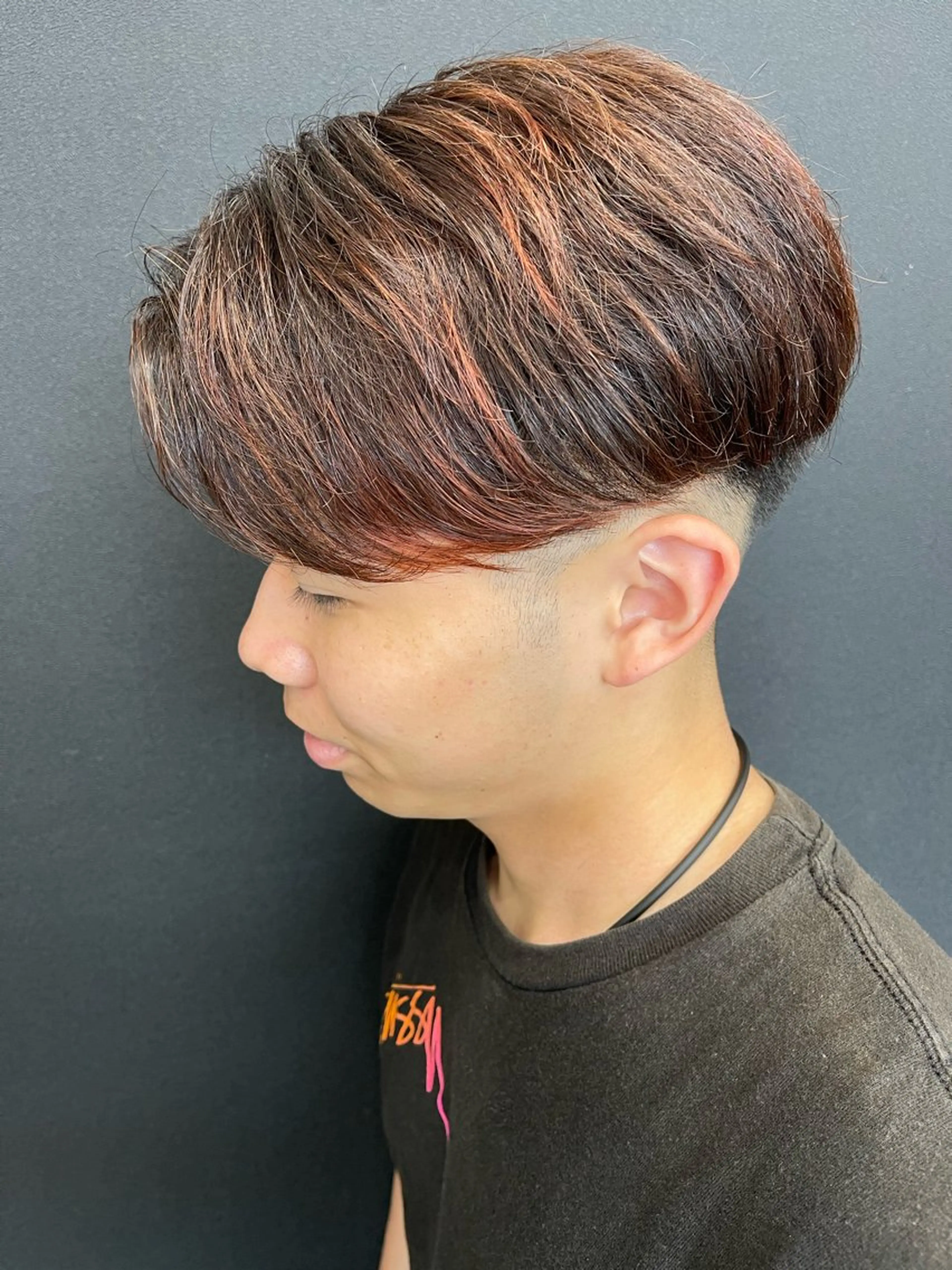 ミディアム カラー メンズ メンズハイライト ブラウンカラー ハイライトカラー レッドカラー レッドブラウン カット ヘアカラー トリートメント beautystadium529所属・高橋 裕利のヘアスタイル