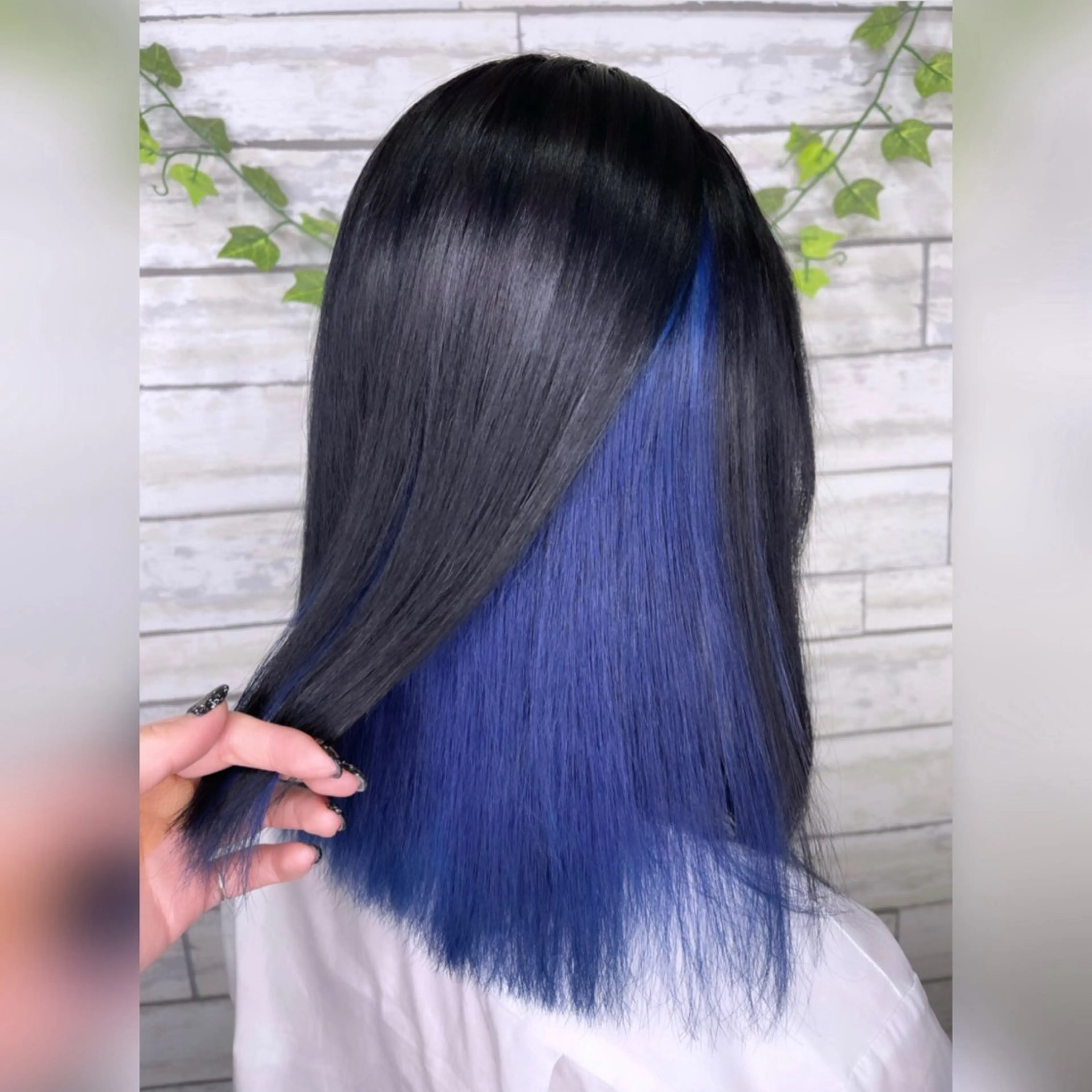 セミロング カラー ヘアカラー 艶髪 インナーカラーのヘアスタイル