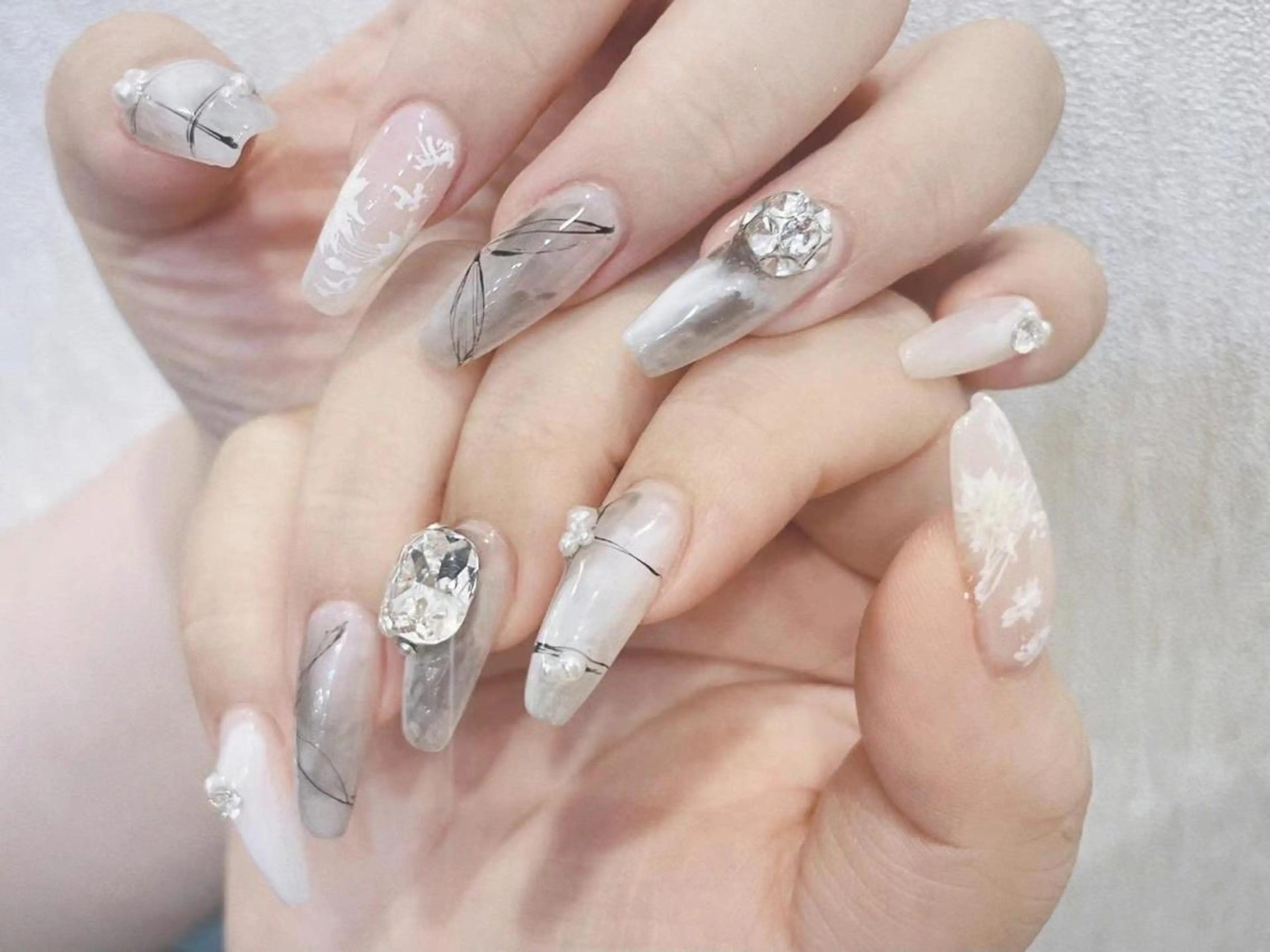 ネイル ガーリー ニュアンスネイル Babarla Nailのネイルデザイン