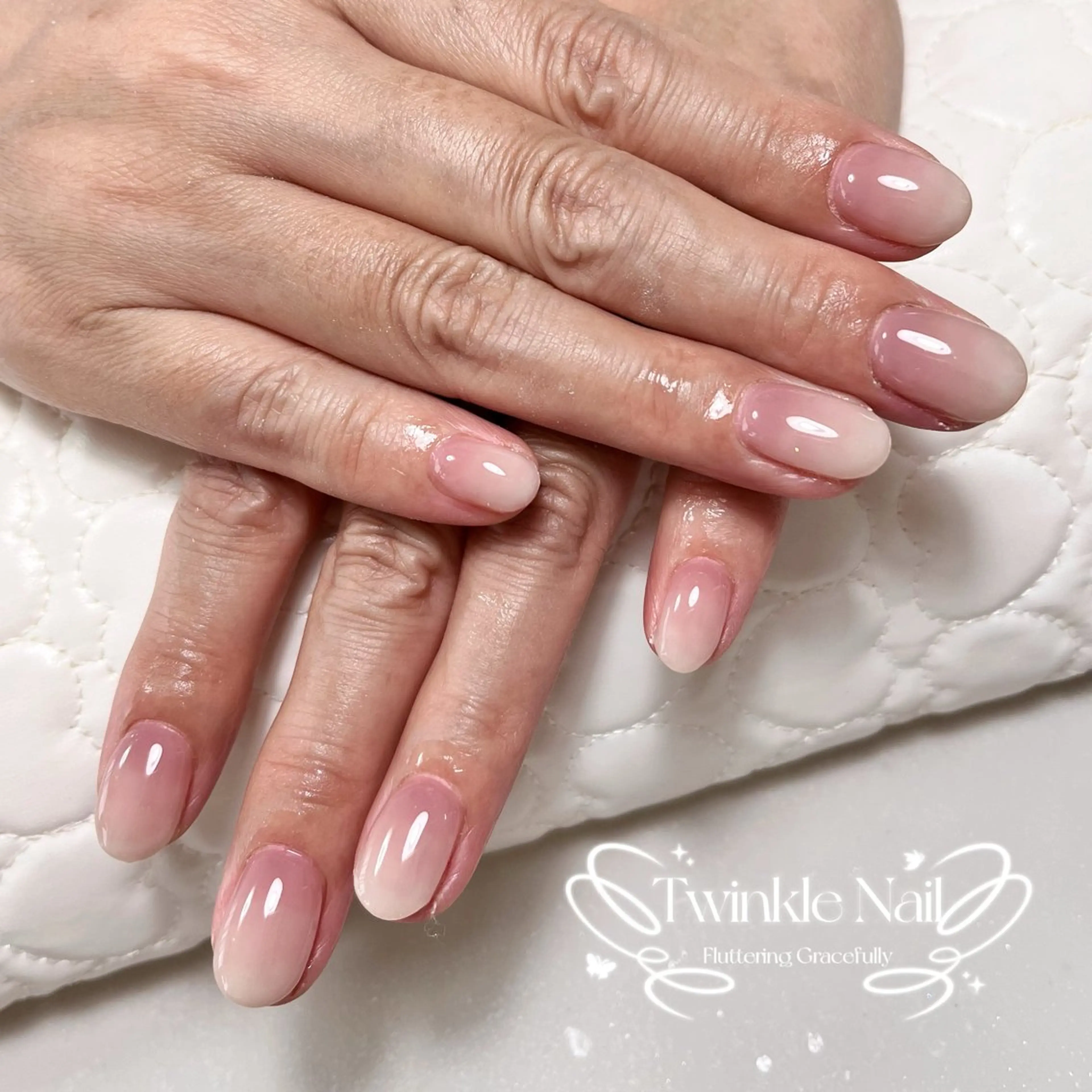 ネイル グラデーション オフィスネイル シンプルネイル Twinkle Nail Kuboのネイルデザイン